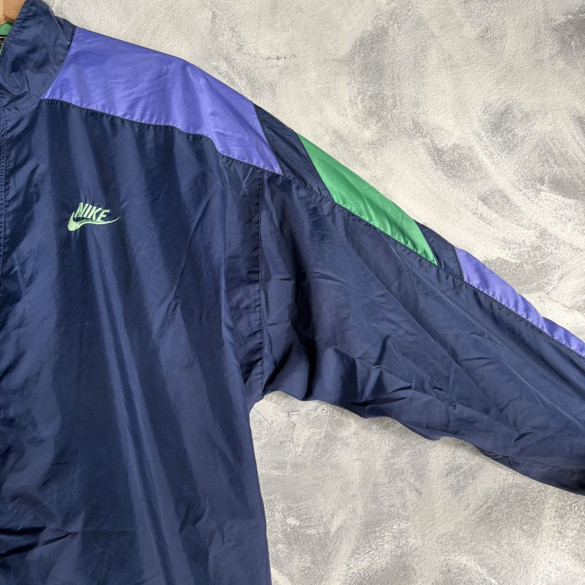Nike Nike vintage windbreaker jacket. XL. NAVY BLUE with green Size US XL / EU 56 / 4 - 4 Thumbnail