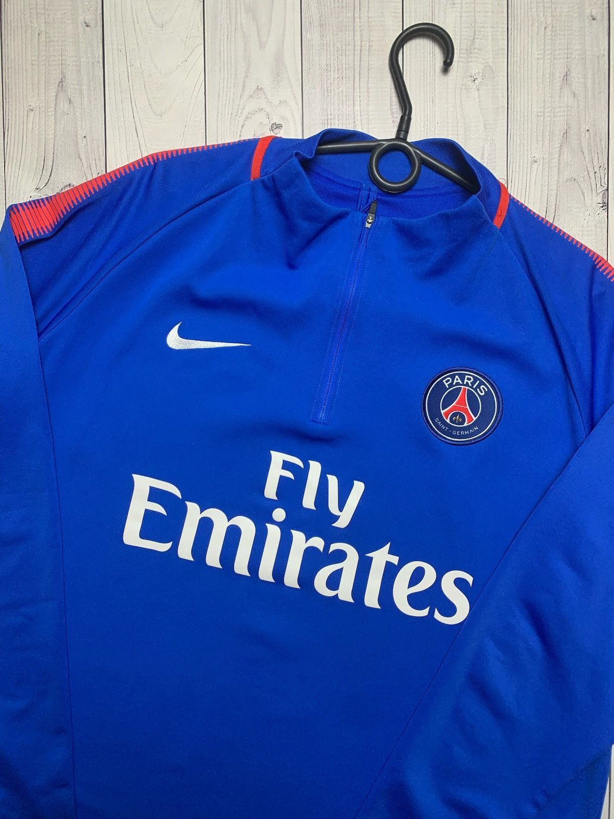 Vintage Vintage Nike Paris PSG soccer sweatshirt size XXL blue Size US XXL / EU 58 / 5 - 2 Thumbnail