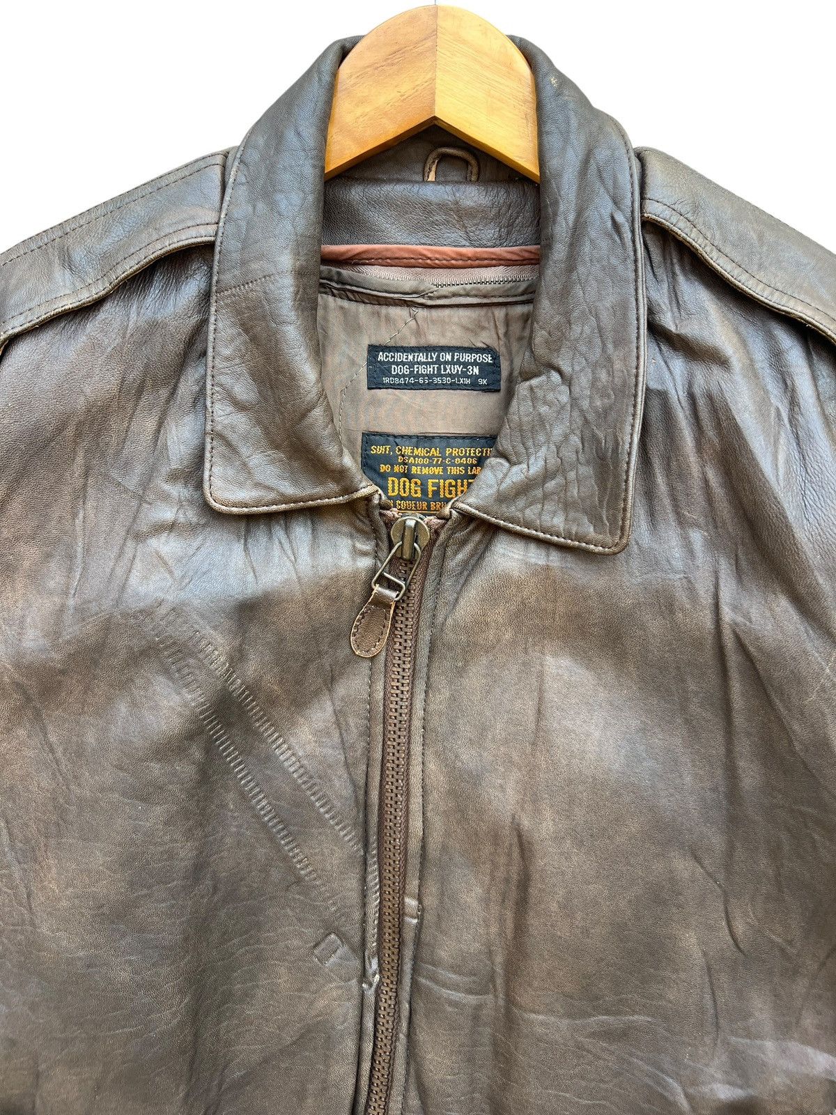 Vintage Vintage 90s Dog Fight Brown Bomber Leather Jacket Size US L / EU 52-54 / 3 - 4 Thumbnail