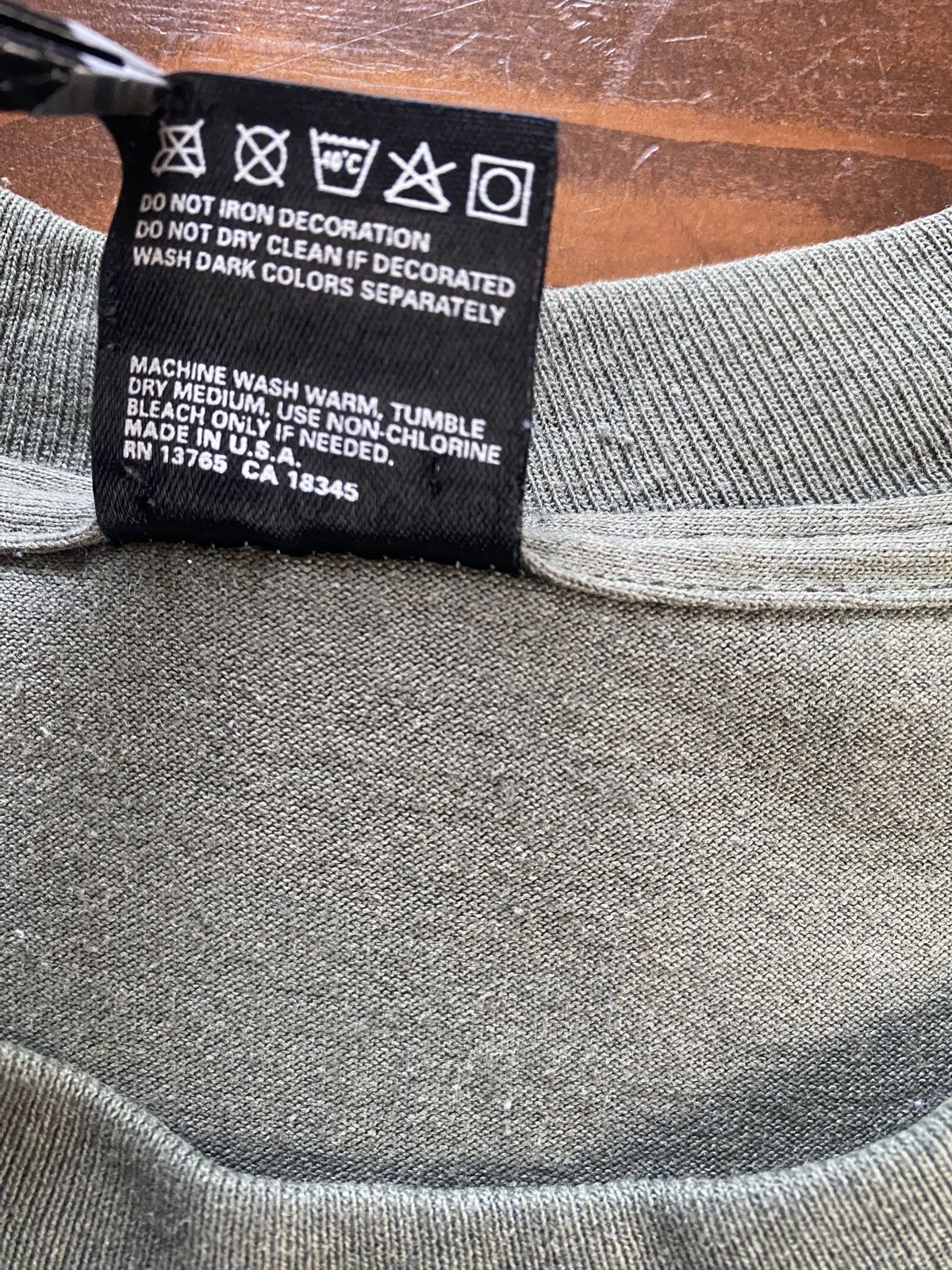 Fruit Of The Loom Vintage 90’s Old Jail Single Stitch Army Green Tee Size US L / EU 52-54 / 3 - 7 Thumbnail