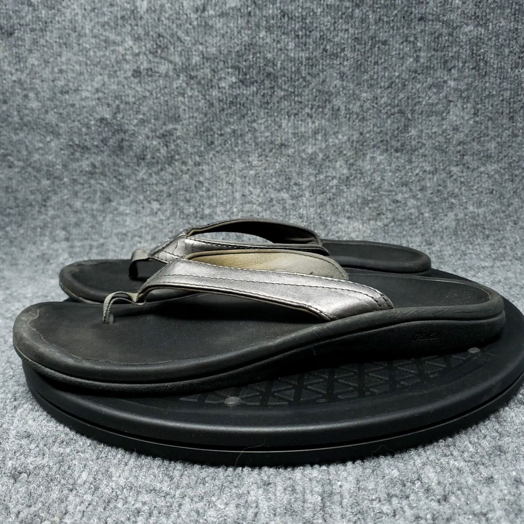 Olukai OluKai Ohana W Black Silver Flip Flops 20110-7348 US W8 EUR 48 Outsole Size US 8 / EU 41 - 5 Thumbnail