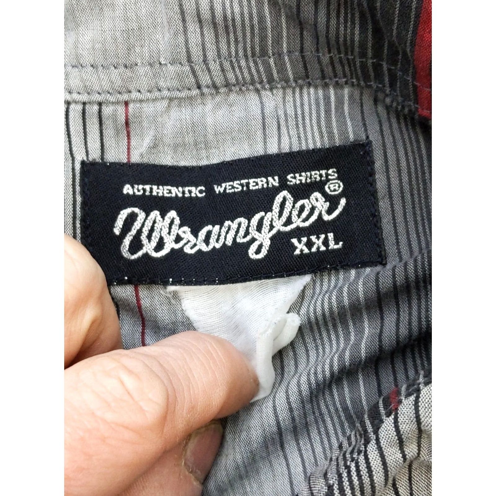 Wrangler VINTAGE Wrangler Shirt Mens 2XL Gray Black Red Striped Western Snap Button Flap Pockets Size US XXL / EU 58 / 5 - 5 Thumbnail