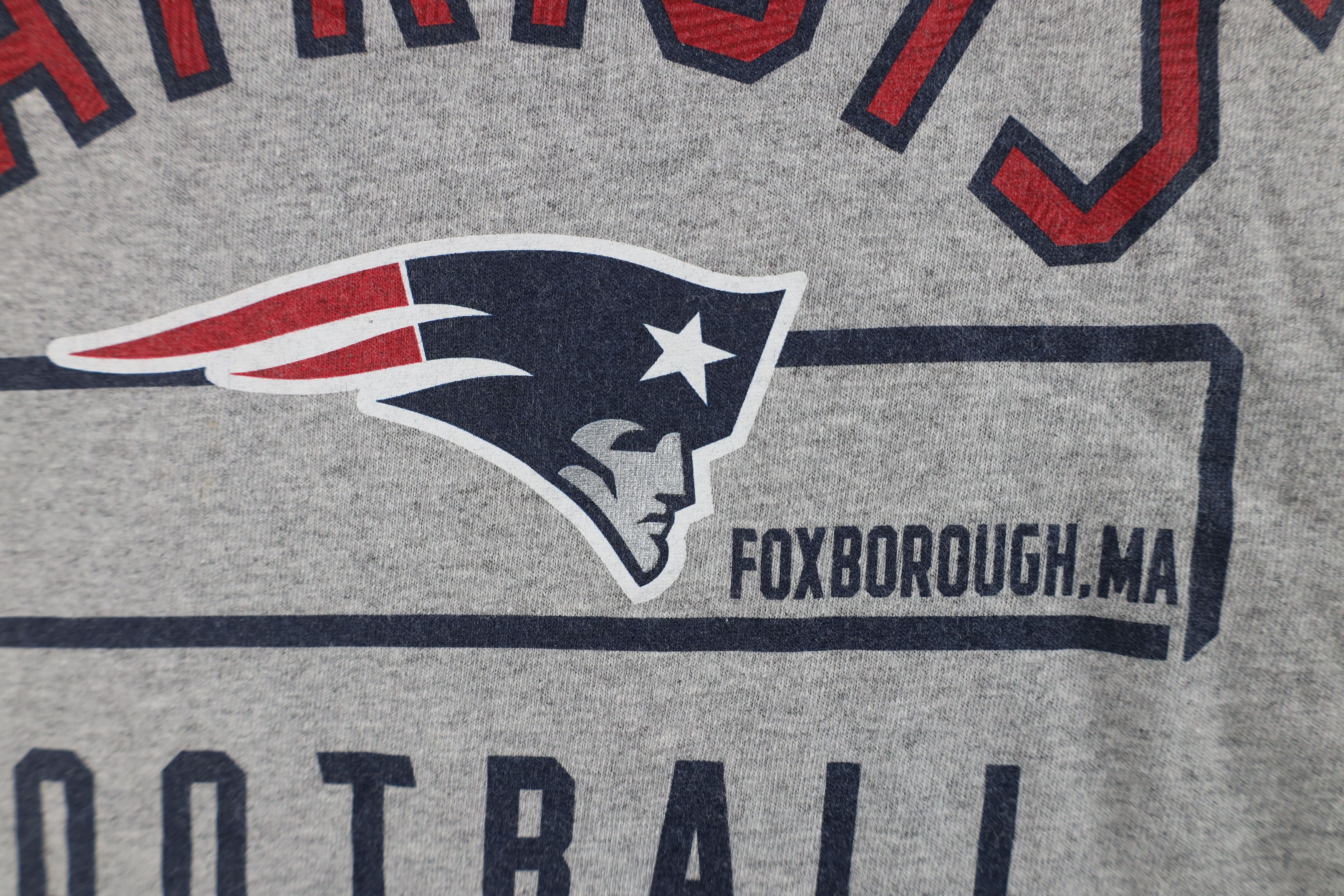 Vintage Vintage Y2K NFL New England Patriots Football T-Shirt Gray Size US L / EU 52-54 / 3 - 5 Thumbnail