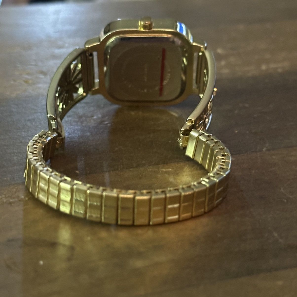 Other Gold tone flower band Quartz analog watch Size ONE SIZE - 6 Thumbnail