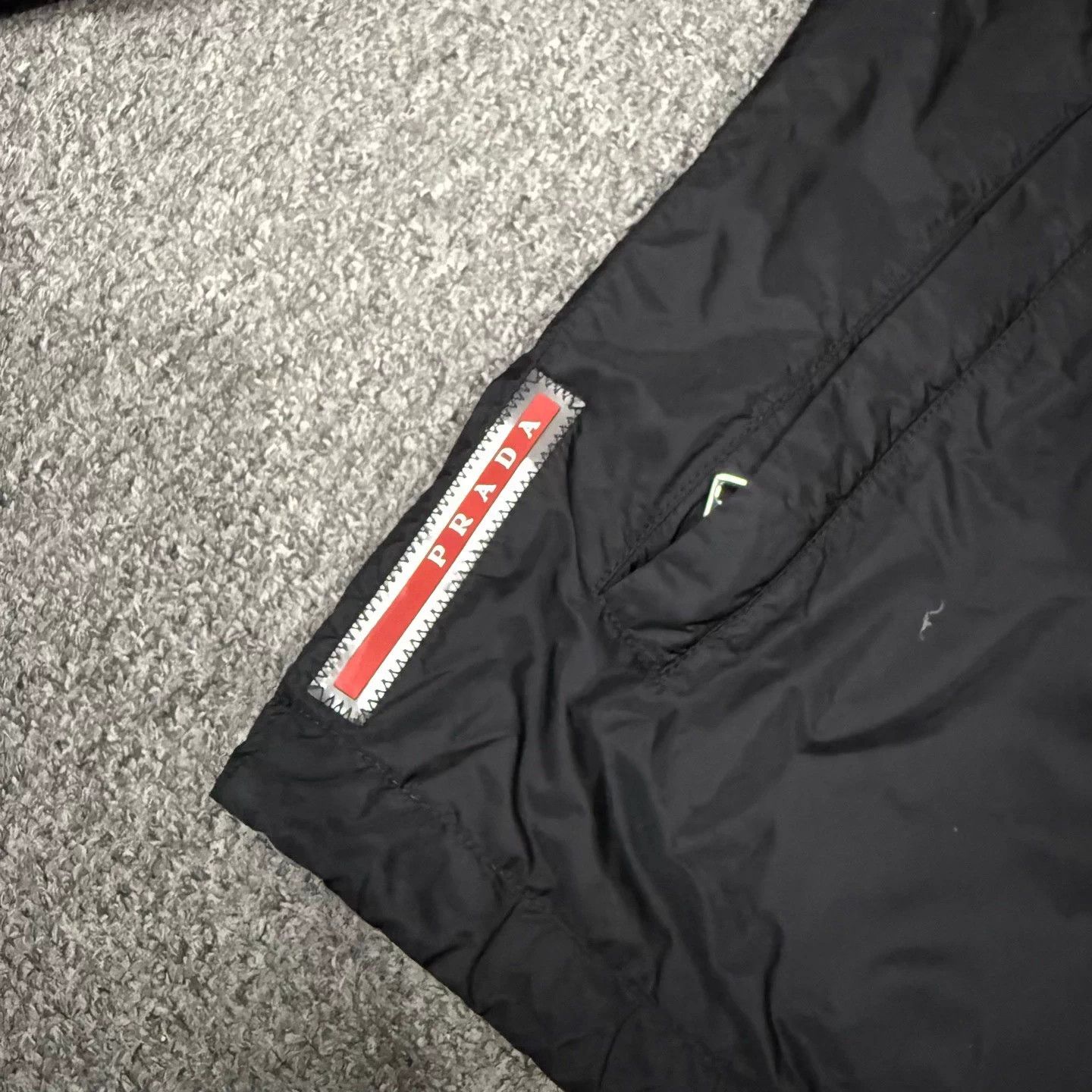 Prada Prada Reversible Black Gray Nylon Jacket 48 Logo-Hem Size US M / EU 48-50 / 2 - 3 Thumbnail