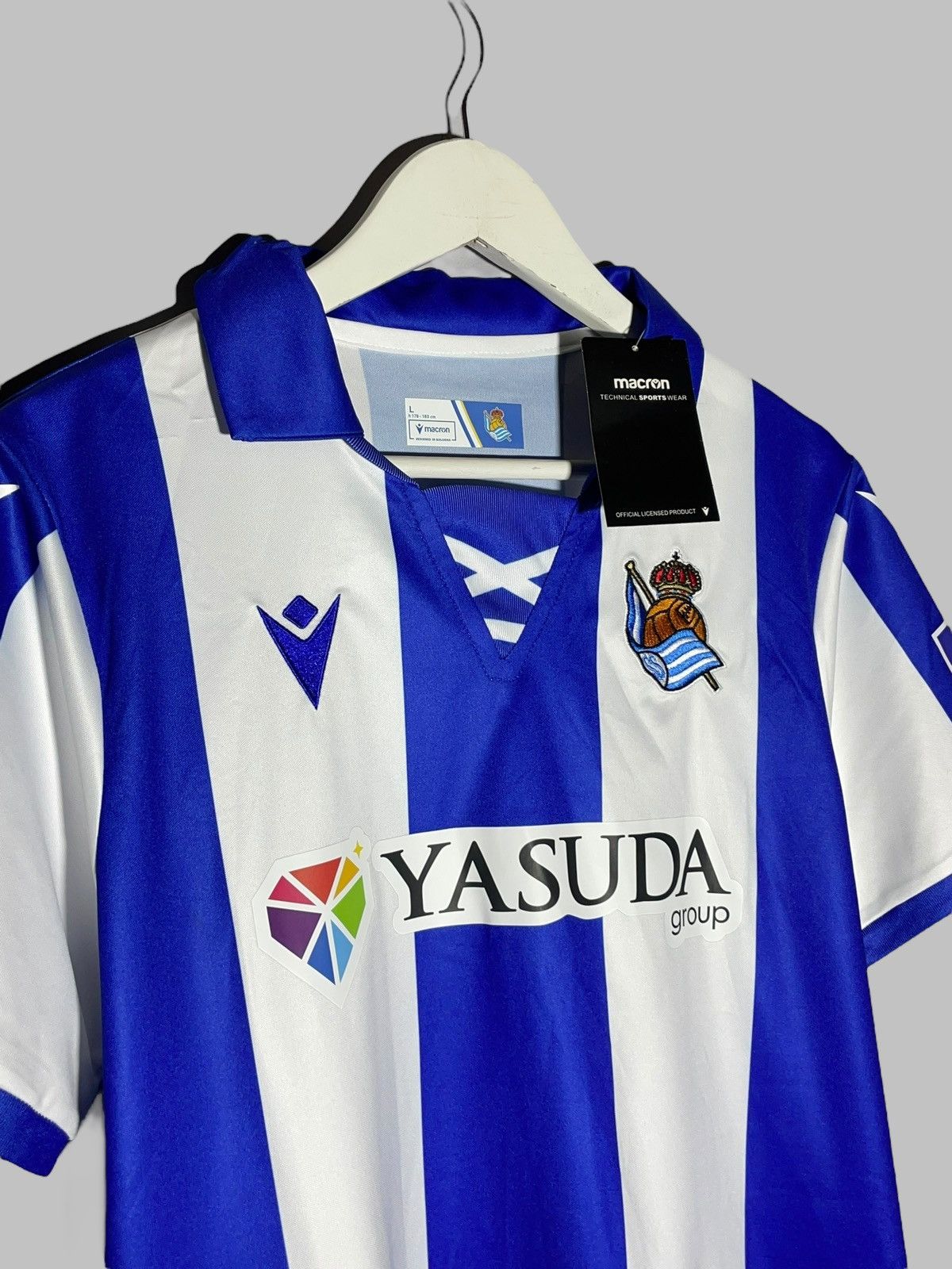 Macron Real Sociedad Macron 2024/25 Home Football Shirt Size US L / EU 52-54 / 3 - 3 Thumbnail