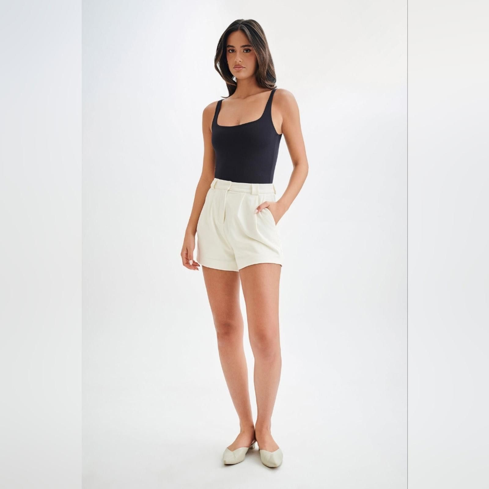 Designer Sigourney Suiting Shorts - Ivory Size 28" / US 6 / IT 42 - 11 Thumbnail