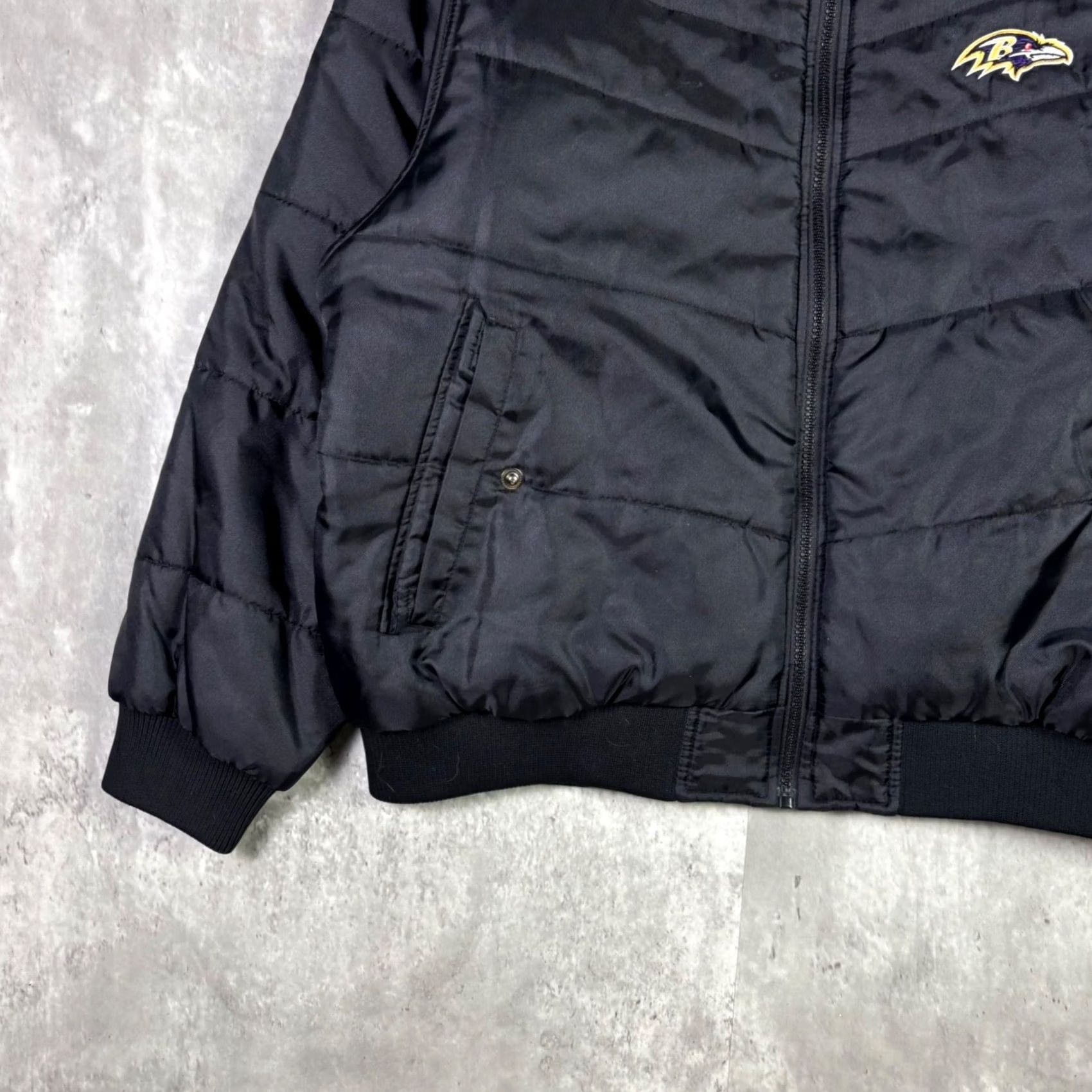 Reebok VINTAGE? No. Size US XL / EU 56 / 4 - 6 Thumbnail