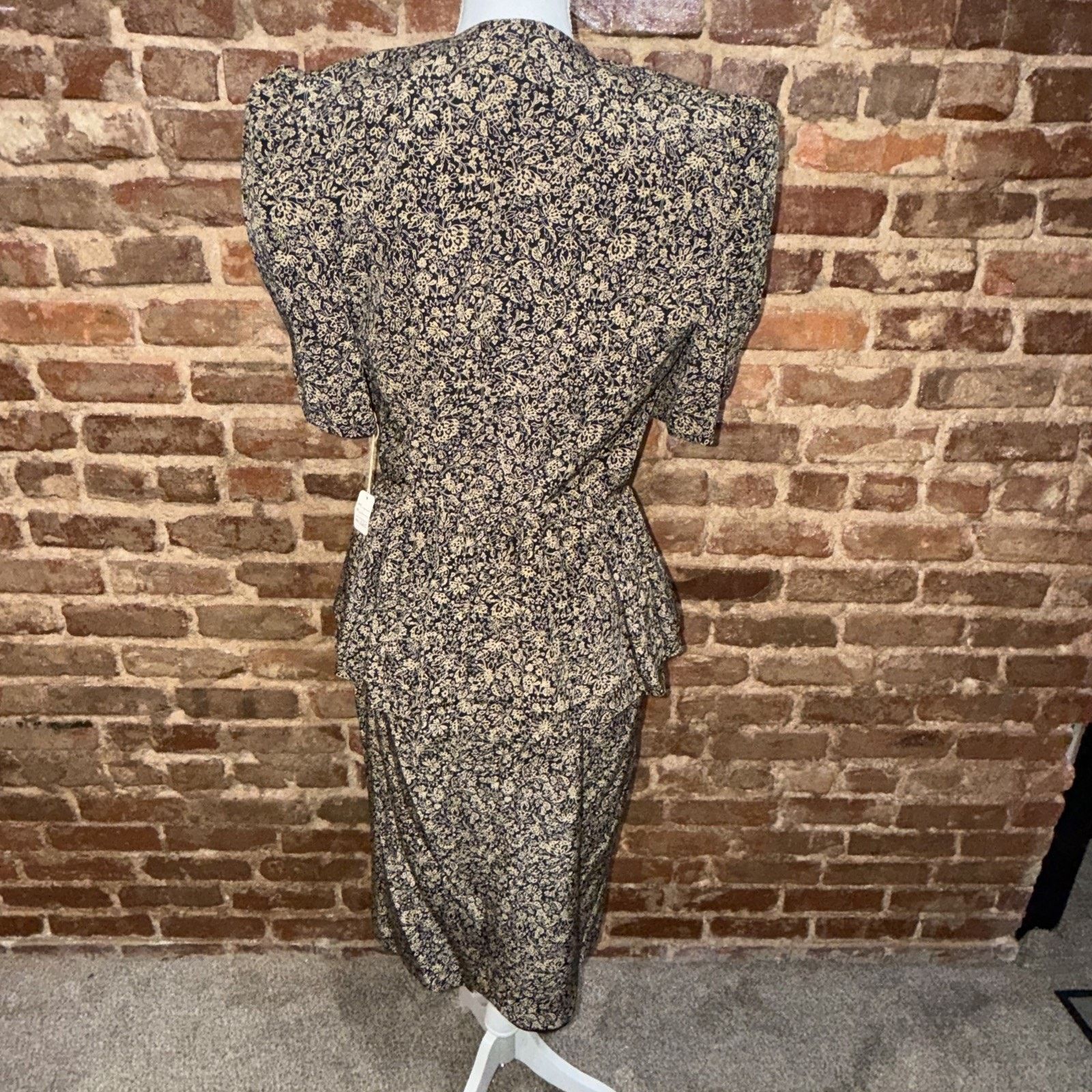 Other 100% Silk Vintage Dark Floral Y2K Peplum Puff sleeve cottage Size L / US 10 / IT 46 - 8 Thumbnail