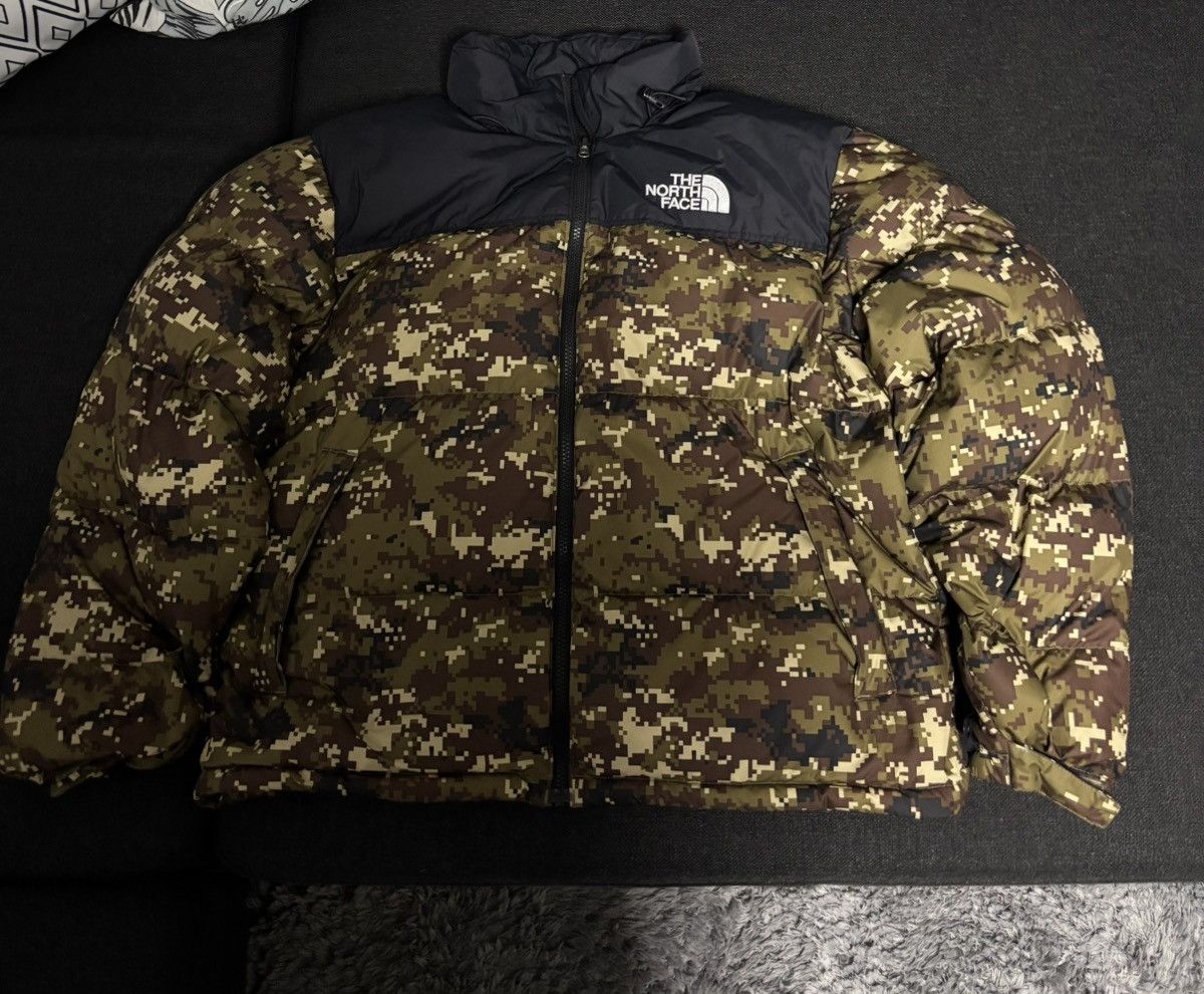 The North Face The North Face 1996 Nuptse burnt olive green ux digi camo Size US L / EU 52-54 / 3 - 1 Thumbnail
