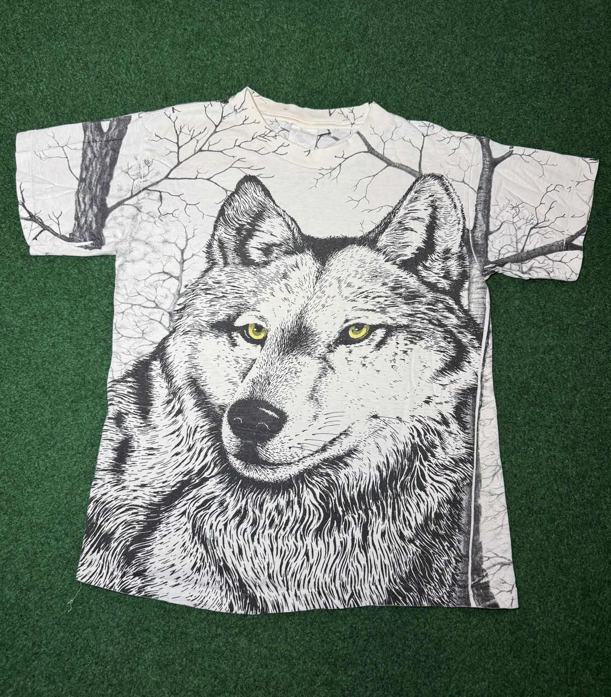 Vintage Vintage 90s Wolf All Over Animal Nature Print Aop T Shirt Size US S / EU 44-46 / 1 - 1 Thumbnail