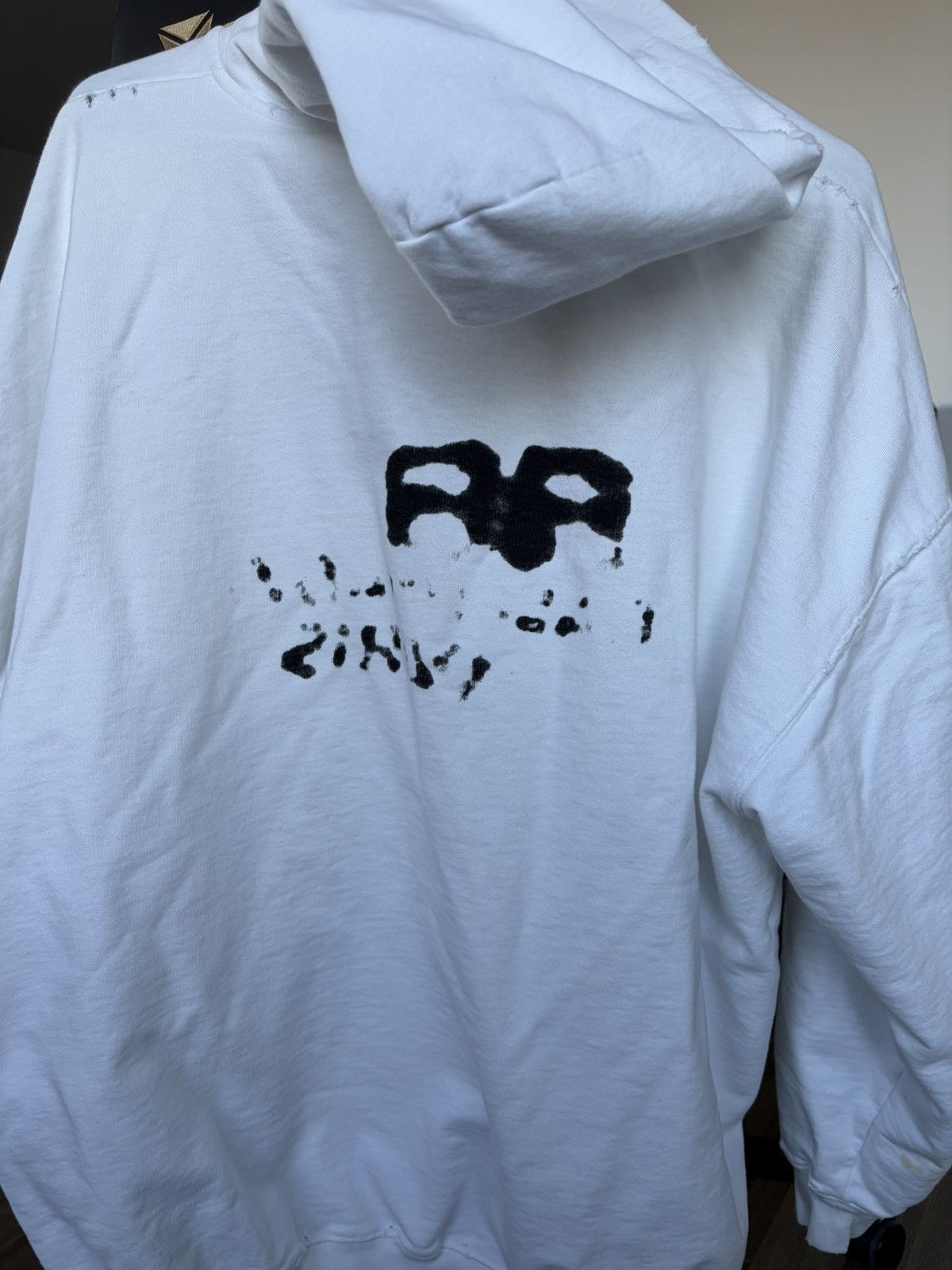 Balenciaga Balenciaga BB Logo Hoodie White Small Distressed Paris Rare Size US S / EU 44-46 / 1 - 2 Thumbnail