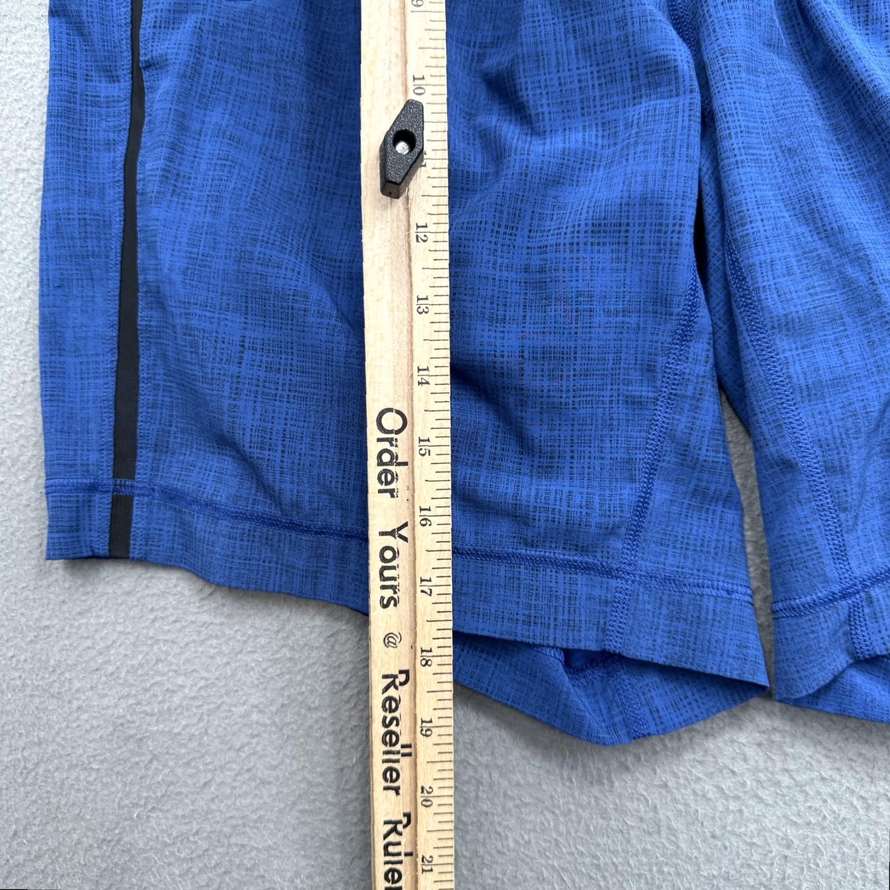 Lululemon Lululemon Shorts Mens M Blue Geometric Lined Pockets Running Gym Training Athletic Activewear Size US 31 - 6 Thumbnail