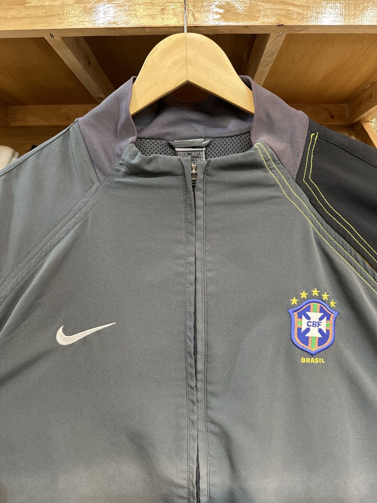 Nike ❗️Rare❗️Vintage Brazil 🇧🇷 2005-06 Track Jacket Size US XL / EU 56 / 4 - 3 Thumbnail