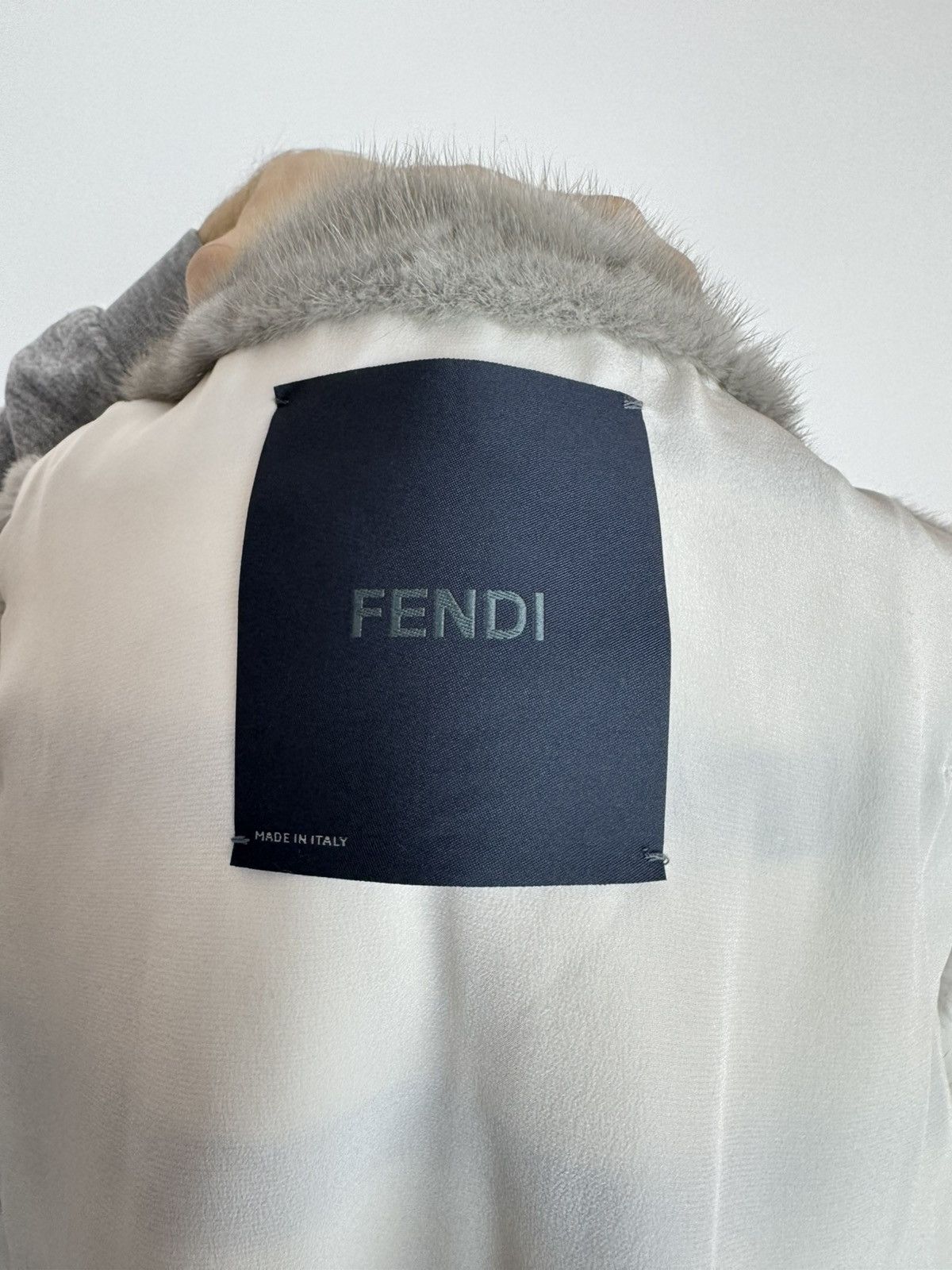 Fendi FENDI fur long vest collared archive clothing Womens size 42 Size M / US 6-8 / IT 42-44 - 14 Thumbnail