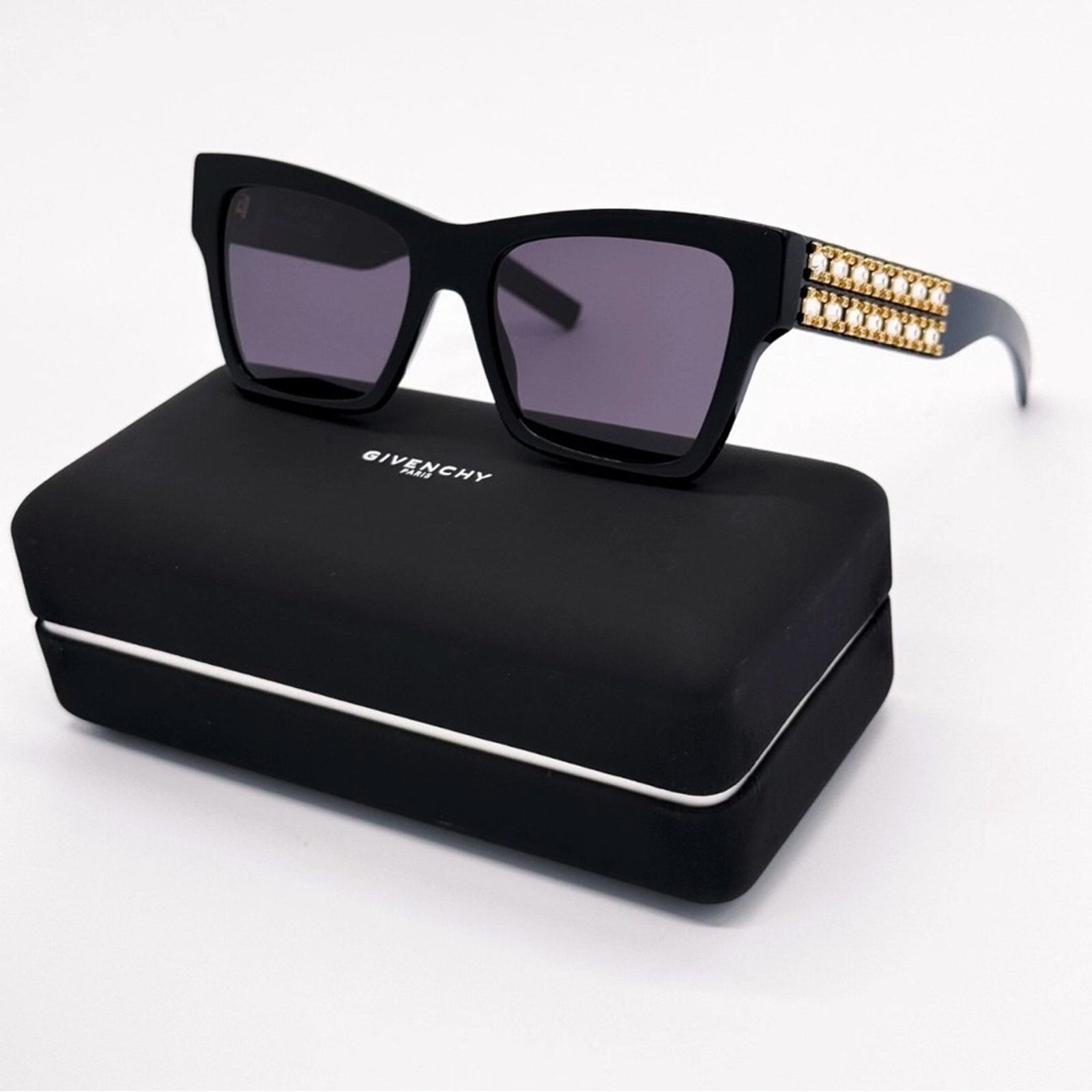 Givenchy New Givenchy Elegant Black Sunglasses GV40076I 01A Size ONE SIZE - 3 Thumbnail