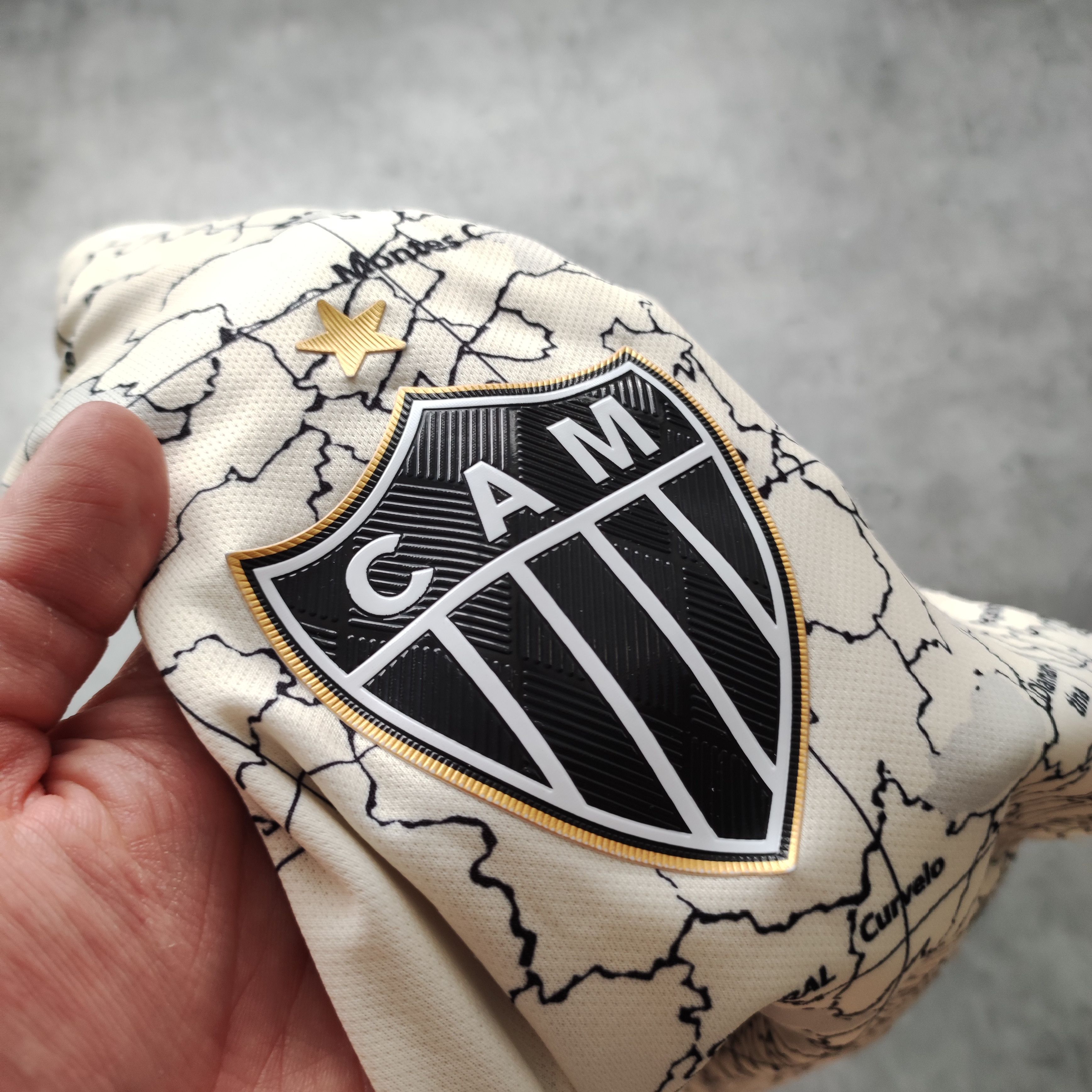 Vintage RARE Limited Brazil Atletico Mineiro Le Coq Sportif Jersey Size US M / EU 48-50 / 2 - 6 Thumbnail
