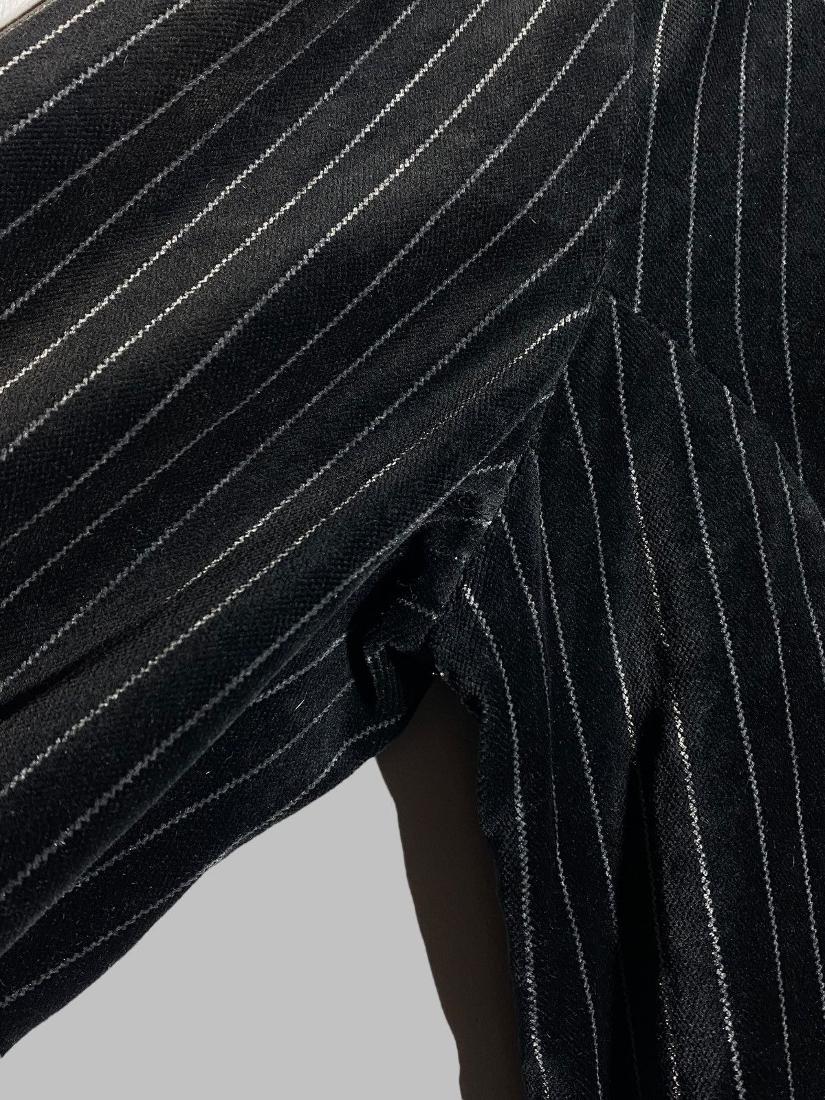 Armani Vintage 90s Armani Jeans Velour Striped Black Women’s Blazer Size M / US 6-8 / IT 42-44 - 9 Thumbnail