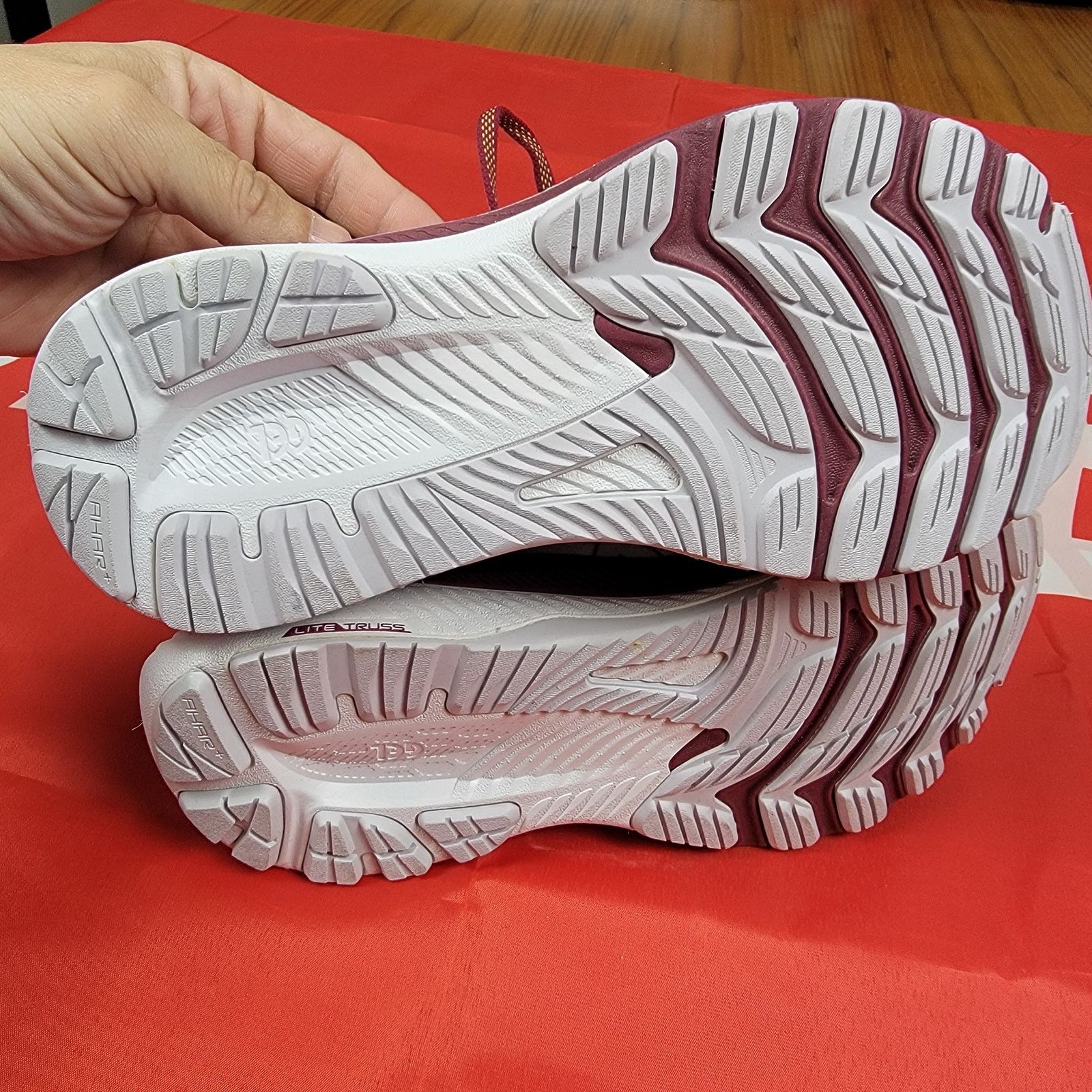 Asics Asics Wmns Gel Kayano 29 Platinum 'Lilac/Berry' Sz 7 (75) Size US 7 / IT 37 - 7 Thumbnail
