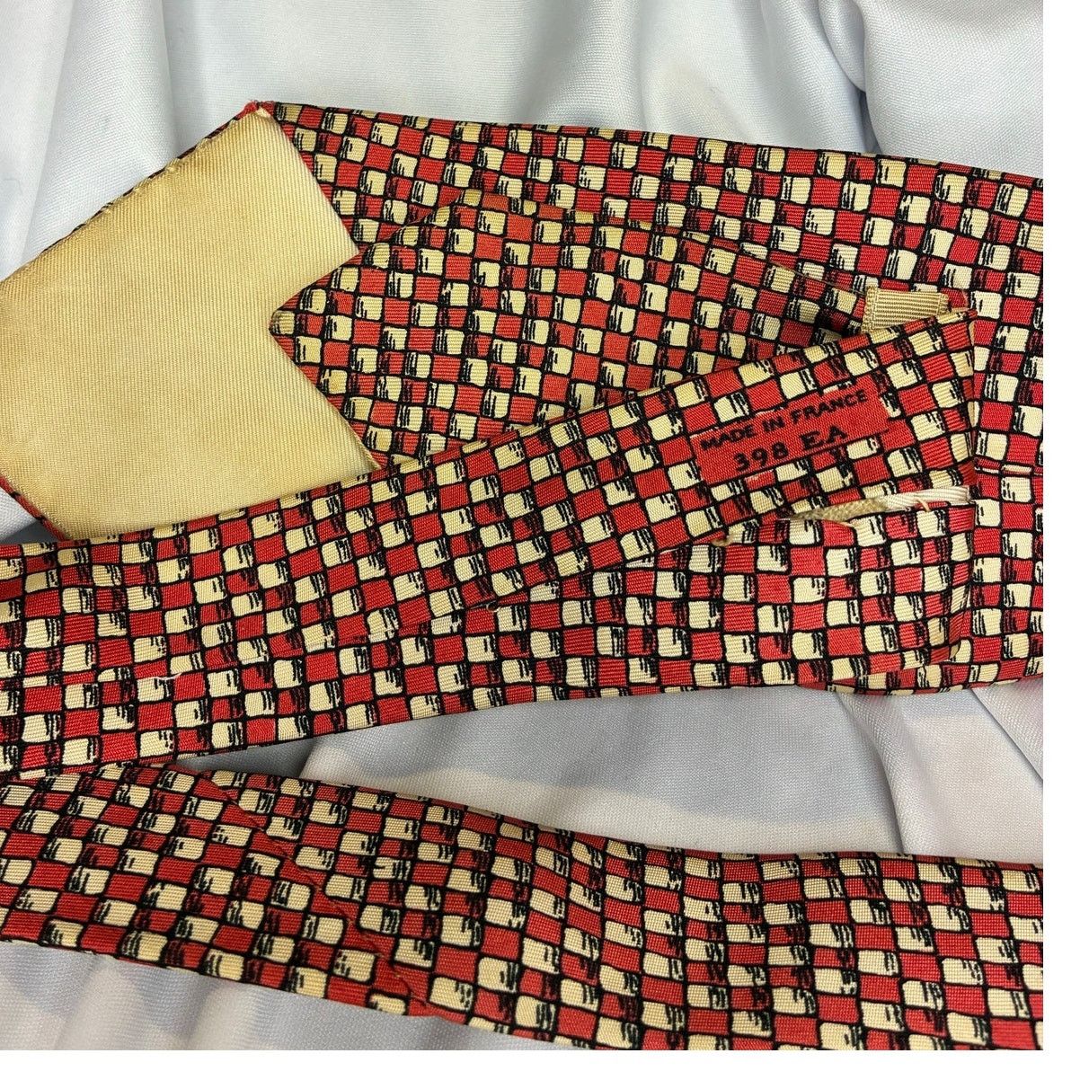Hermes Hermès 398 EA Silk Tie - Red Geometric Checkered FLAWS Size ONE SIZE - 4 Thumbnail