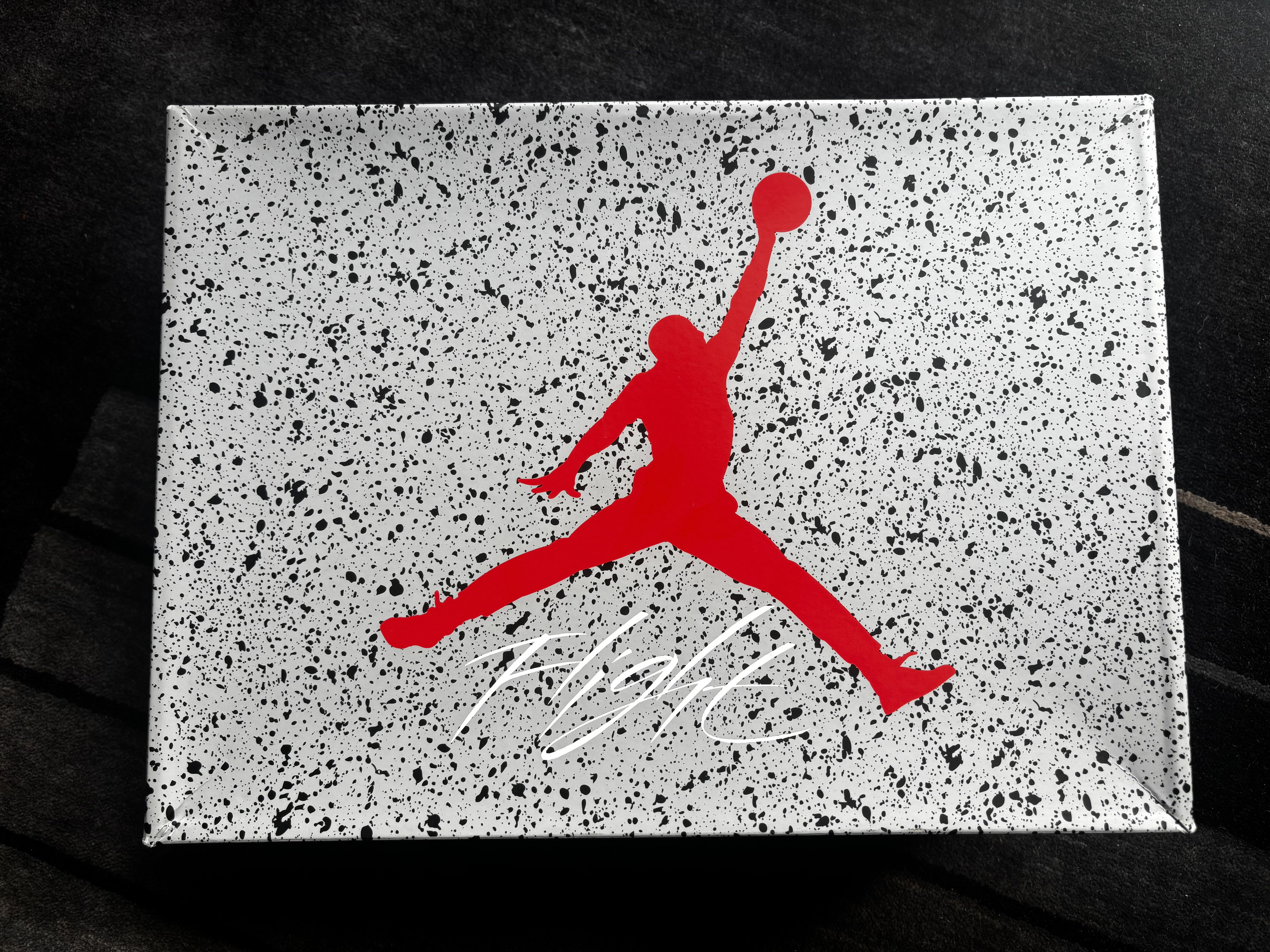 Jordan Brand Nike Air Jordan 4 Retro Bred 2024 US11/EU45 Size US 11 / EU 44 - 4 Thumbnail