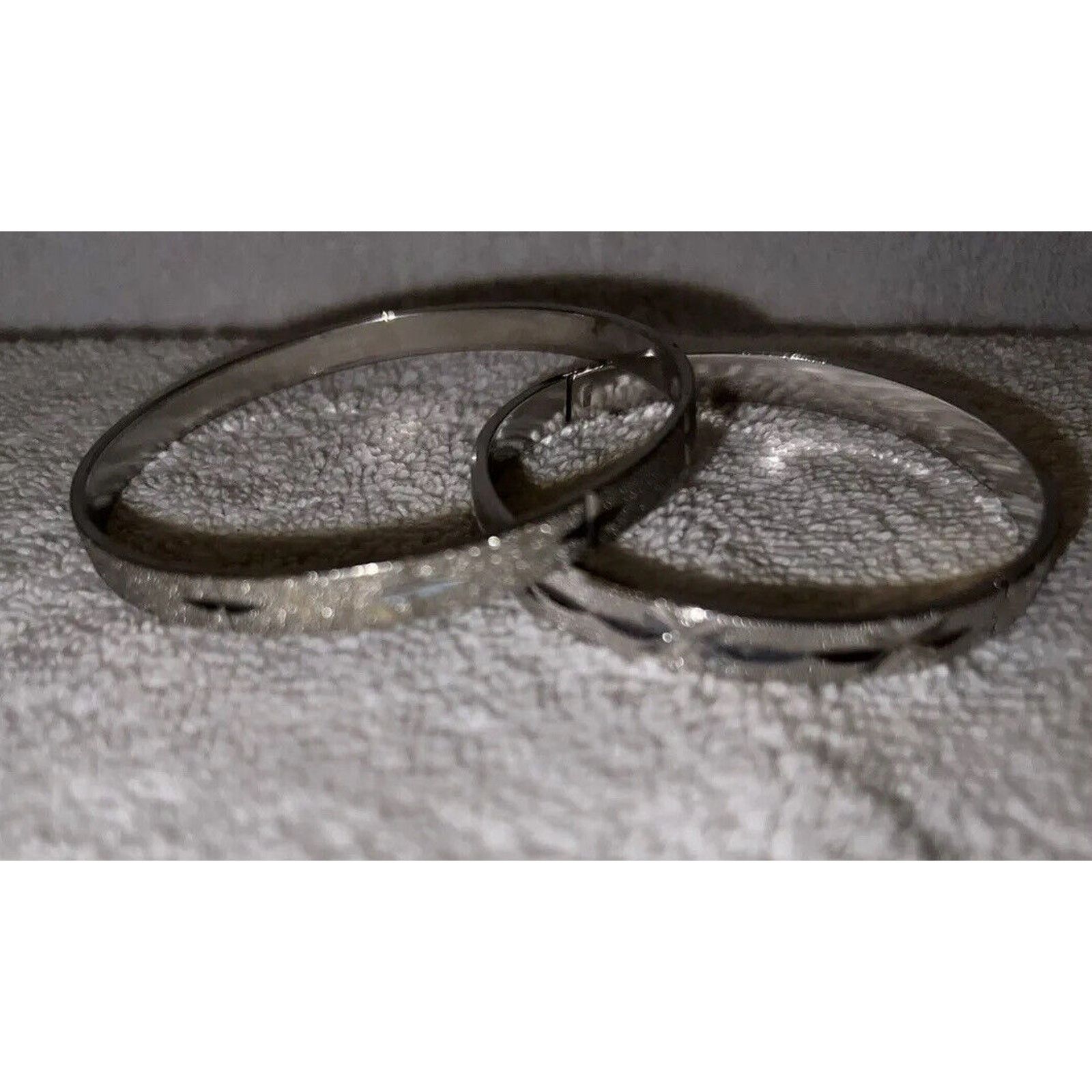 The Unbranded Brand Fashion Jewerly. Two Silver Bangle Bracelets Size ONE SIZE - 1 Thumbnail