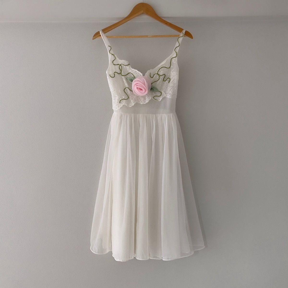 Vintage Romantic 1960's White Nightgown (XXS-XS) Size XS / US 0-2 / IT 36-38 - 9 Thumbnail