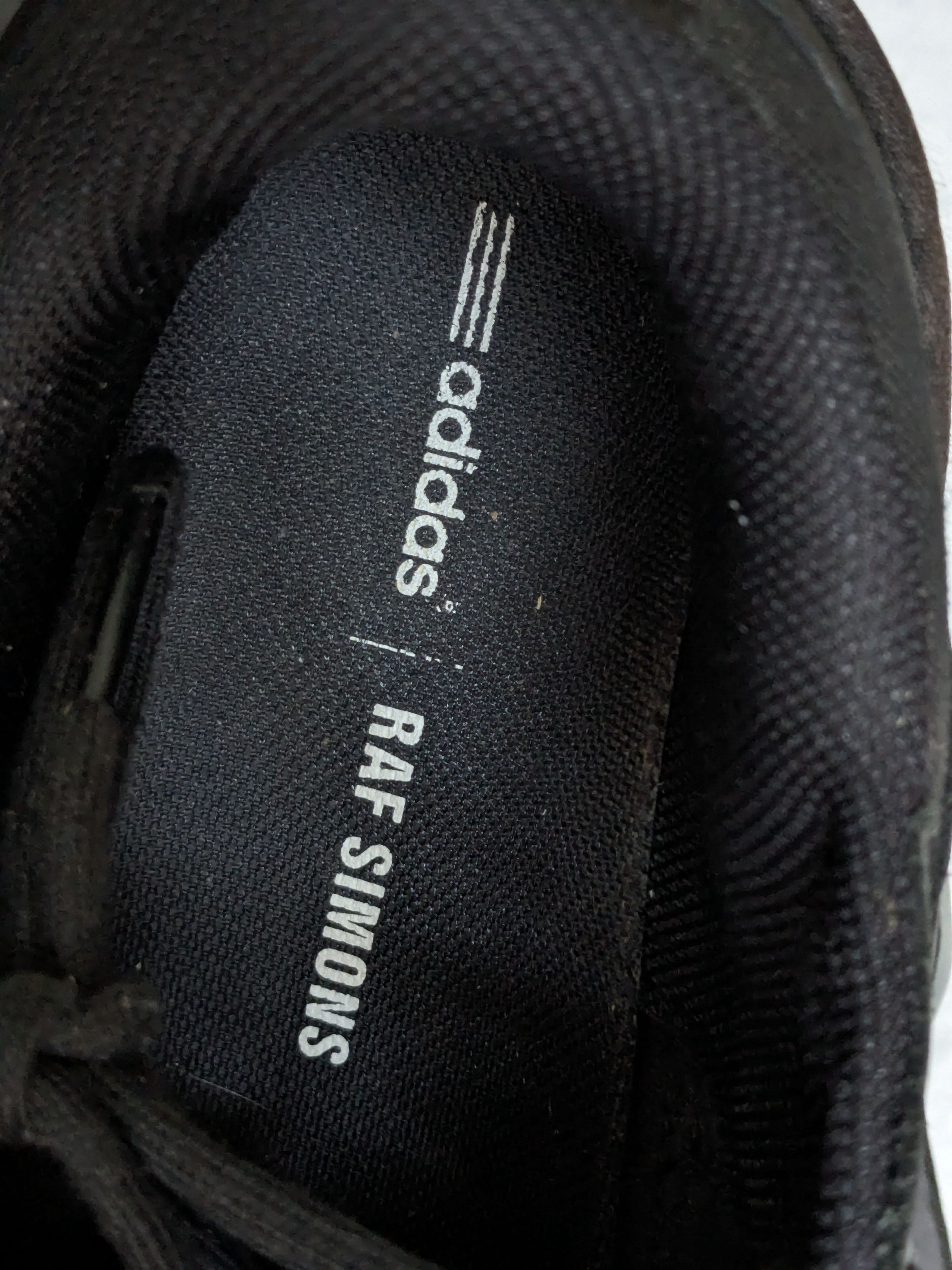 Raf Simons Adidas Raf Simons Ozweego 3 Black Scarlet Red DA8775 9.5 Size US 9.5 / EU 42-43 - 7 Thumbnail