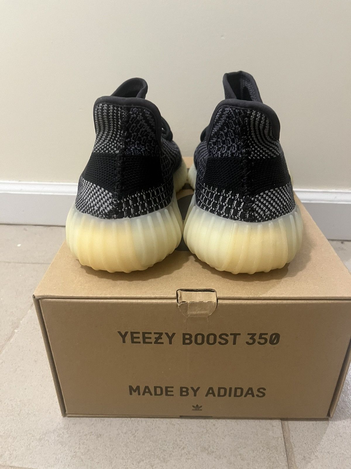 Adidas × Kanye West Adidas Yeezy Boost 350 V2 “Carbon” Sz 10.5us Size US 10.5 / EU 43-44 - 9 Thumbnail