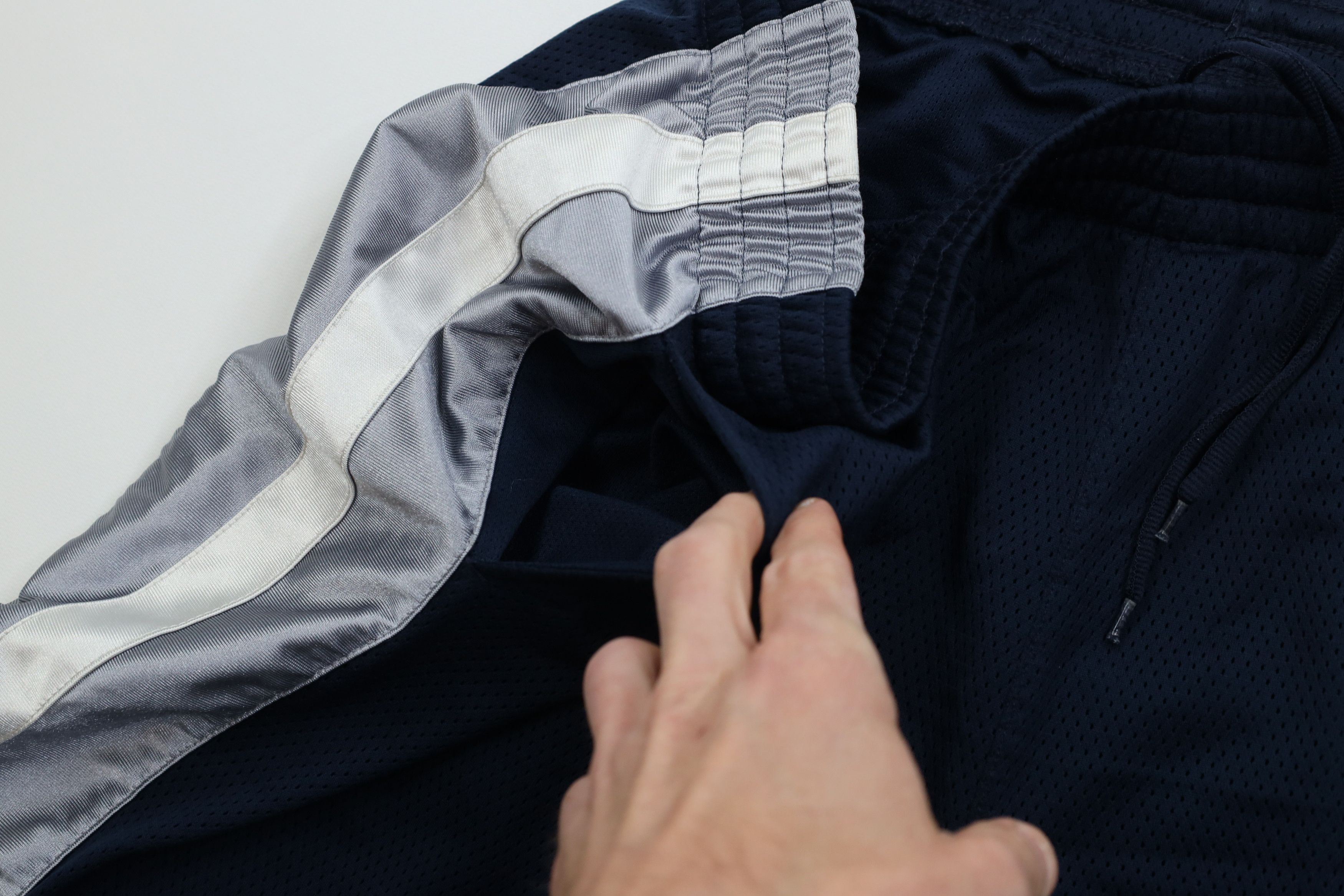 Nike Vintage Nike Mini Swoosh Heavy Mesh Basketball Shorts Blue Size US 36 / EU 52 - 6 Thumbnail