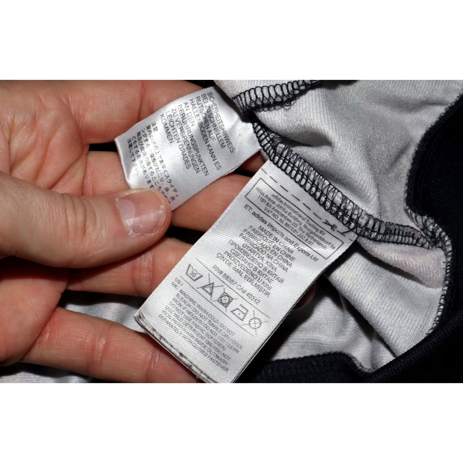 Adidas VINTAGE ADIDAS BTS SUPERSTAR TRACK JACKET AY7772 FULL ZIP MENS MEDIUM Size US M / EU 48-50 / 2 - 6 Thumbnail