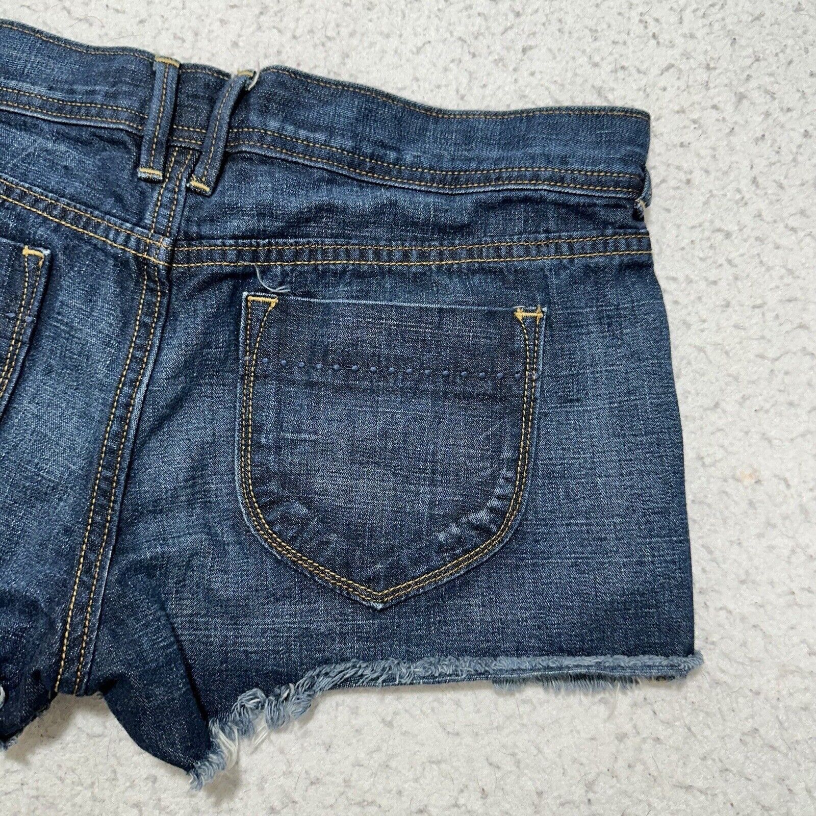 Old Navy Old Navy 6 Mid Rise Jean Denim Shorts Navy Blue 2" Inseam Size 28" / US 6 / IT 42 - 8 Thumbnail