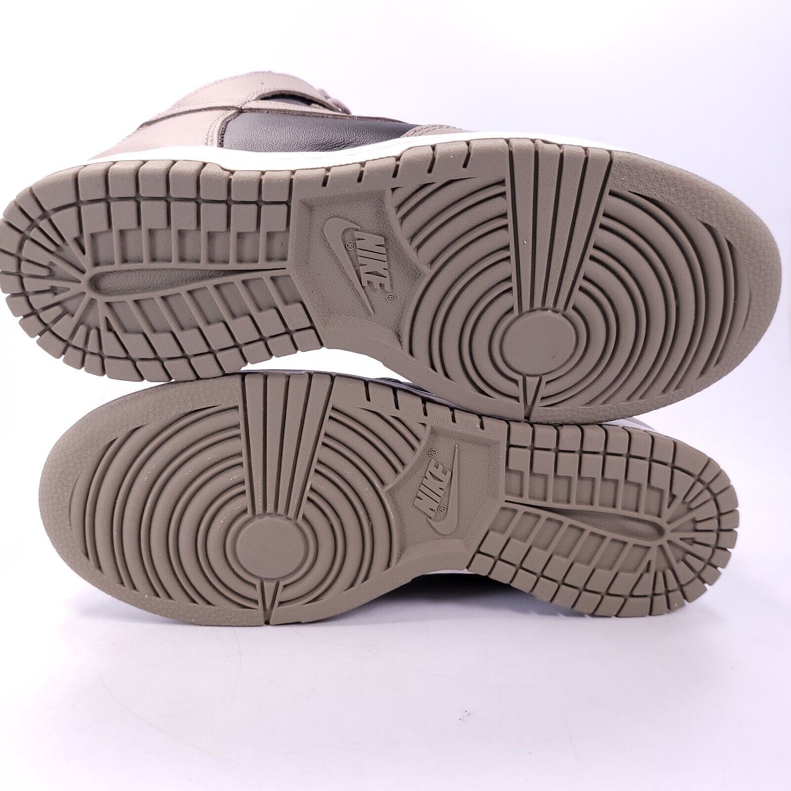 Nike Nike Dunk High Basketball Shoe Womens Size 7 DD1869-002 Size US 7 / IT 37 - 7 Thumbnail