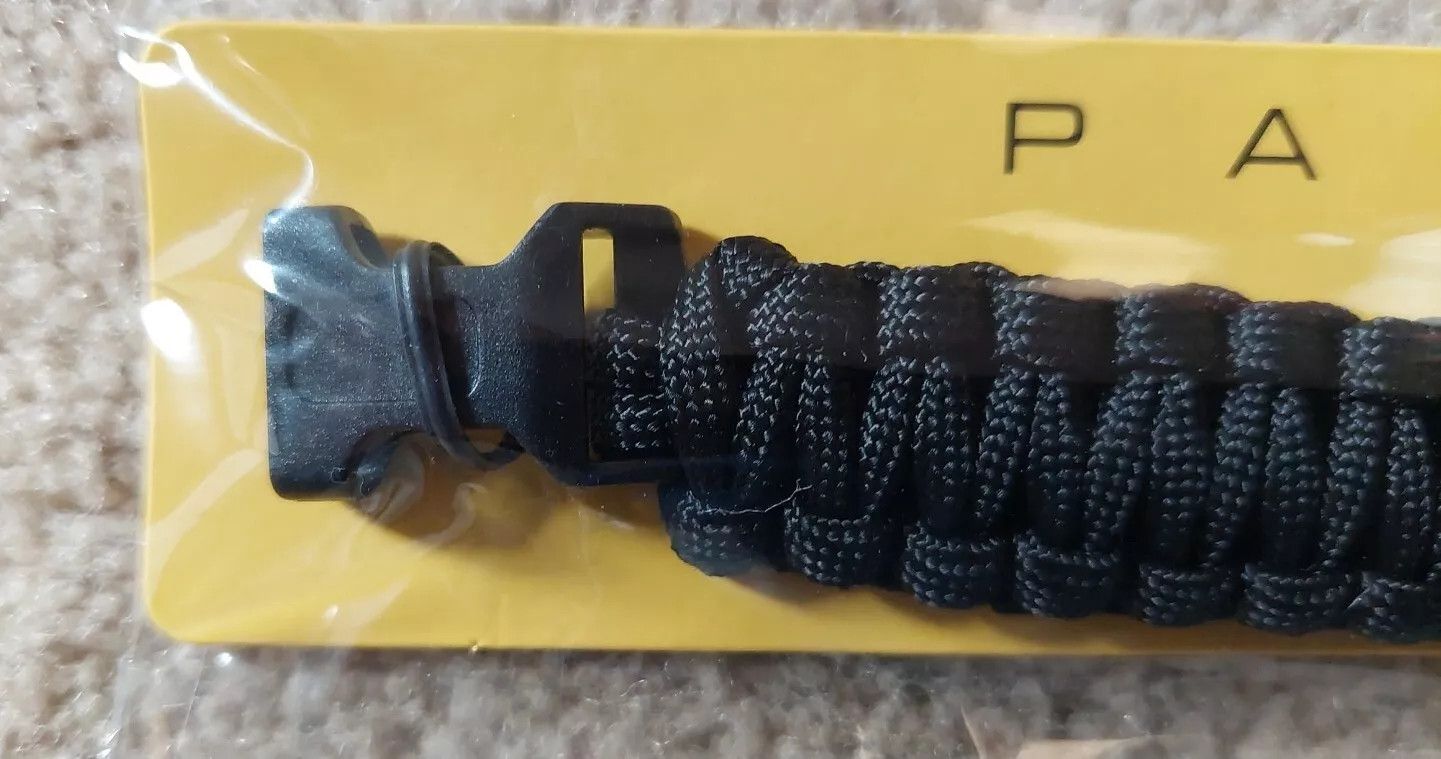 Other "Don't Tread On Me" - Paracord Survival Bracelet - Sealed Size ONE SIZE - 5 Thumbnail