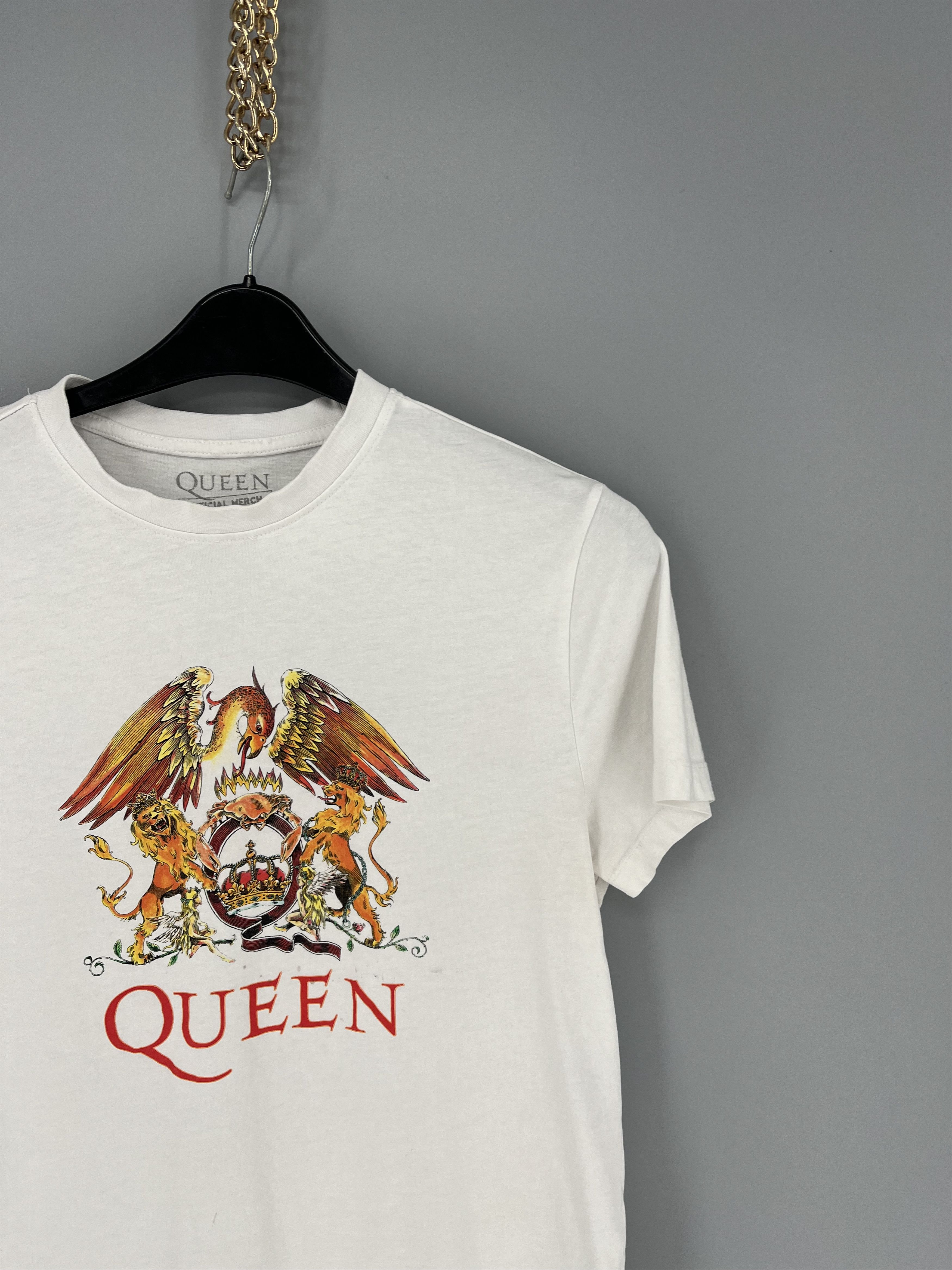Band Tees Vintage Y2k Hanes Queens Band Tee Streetwear Style Size US S / EU 44-46 / 1 - 5 Thumbnail