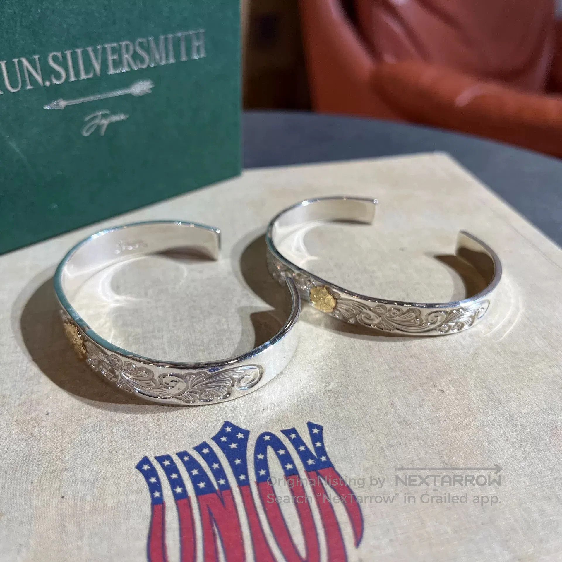 Larry Smith elegant silver and gold floral cuff bracelet. Size ONE SIZE - 3 Thumbnail