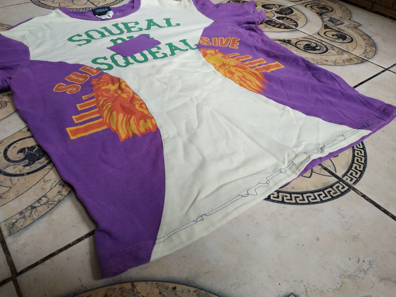 Versus Versace Vintage Versus Versace Lions Graphic Ittierre Made in Italy Size US L / EU 52-54 / 3 - 14 Thumbnail