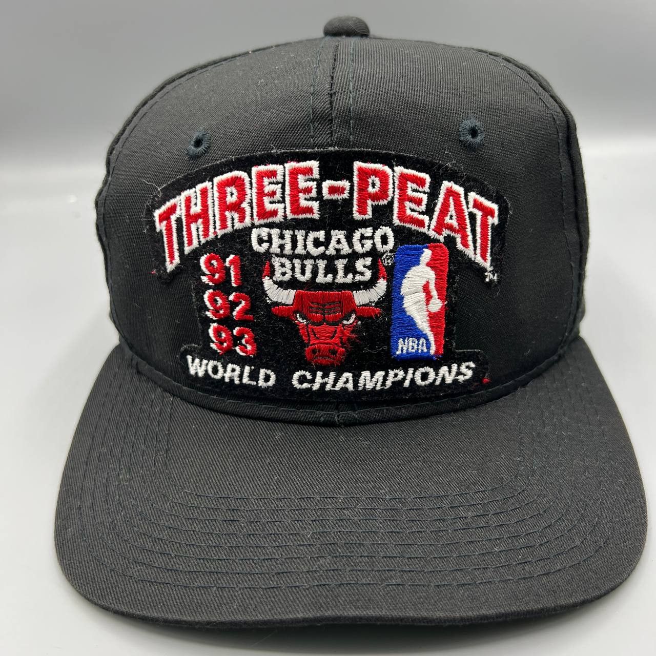 Other Vintage Chicago Bulls Hat Men Three-Peat Youngan Snap Back Size ONE SIZE - 1 Thumbnail