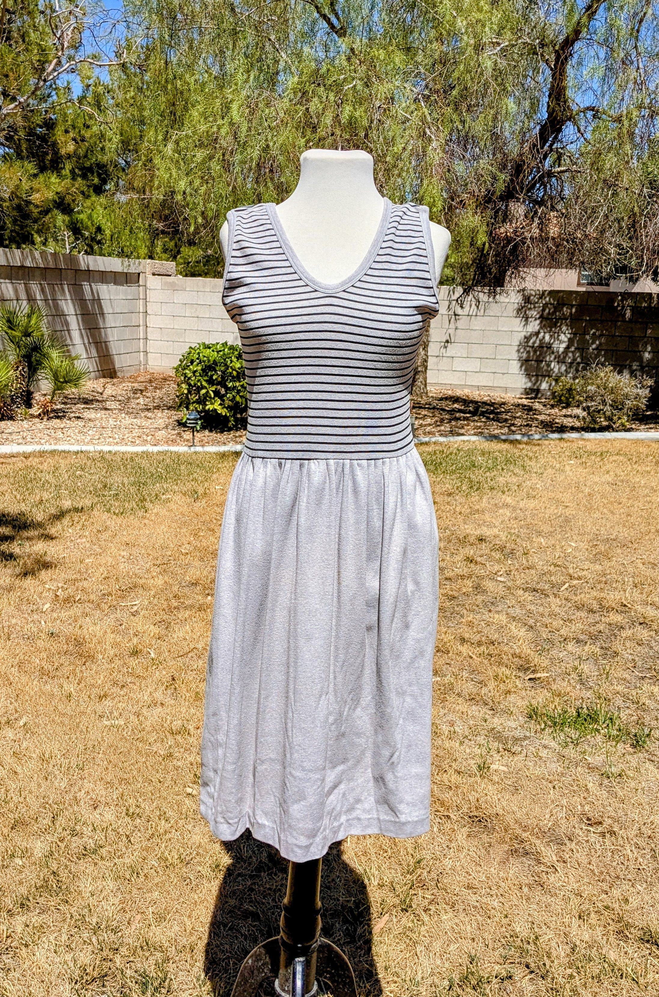 Other Stretchy V-Neck Striped Petite Fit&Flare Pullover Tank Dress Size M / US 6-8 / IT 42-44 - 1 Thumbnail