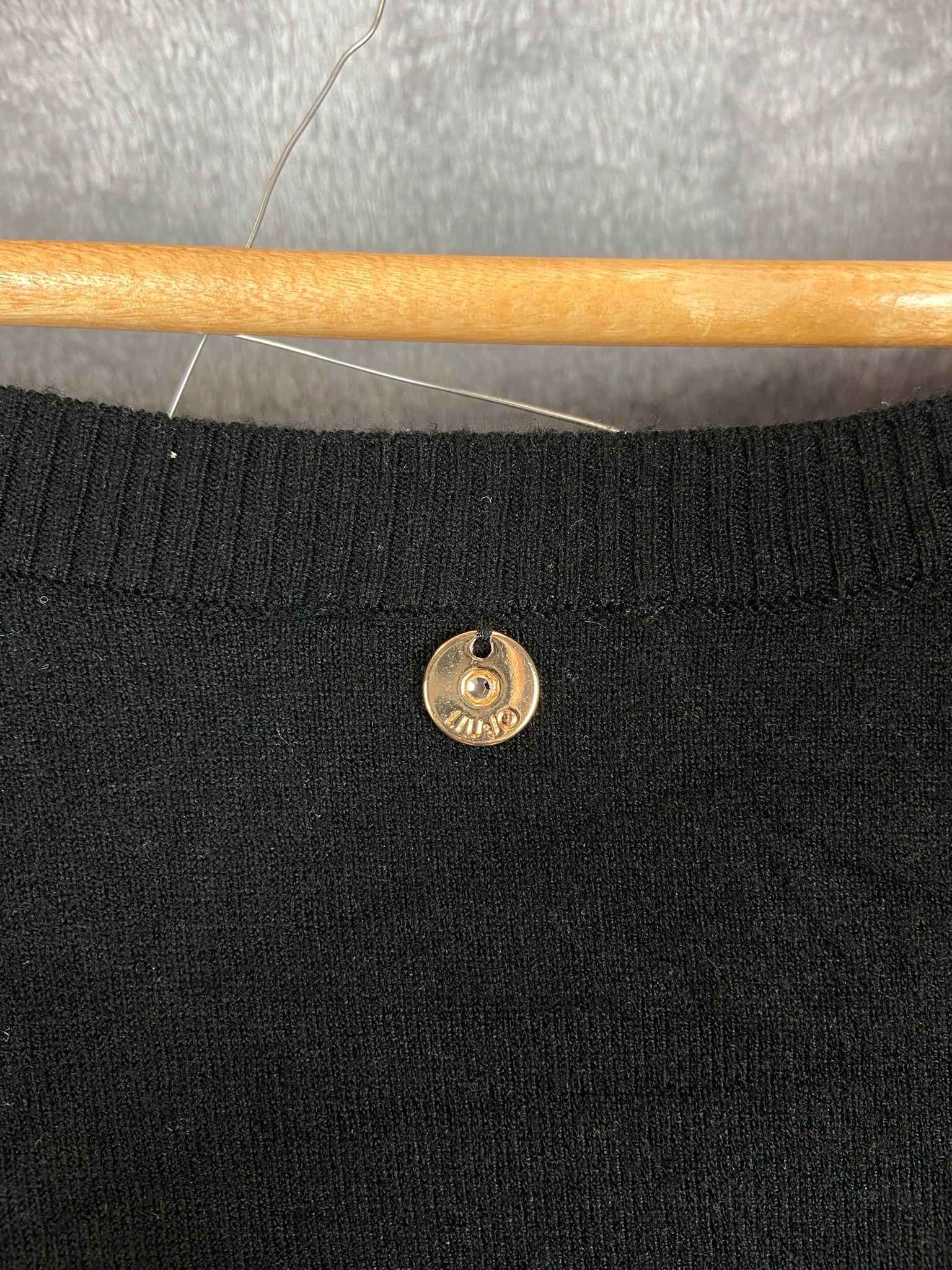 Liu Jo Liu Jo Minimalist V-Neck Black Knit Sweater M Size US M / EU 48-50 / 2 - 4 Thumbnail