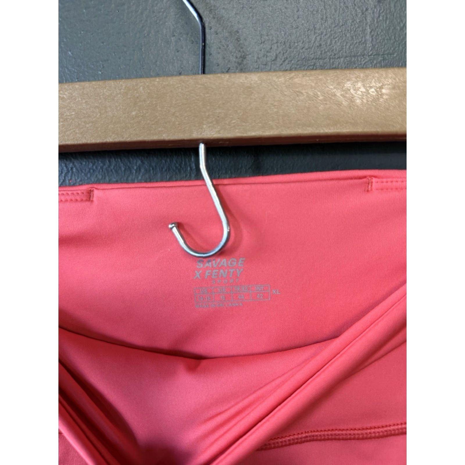 Vintage Savage x Fenty Womens Pink Athletic Cropped Legging Pants XL Size Size 40" / US 18 - 3 Thumbnail