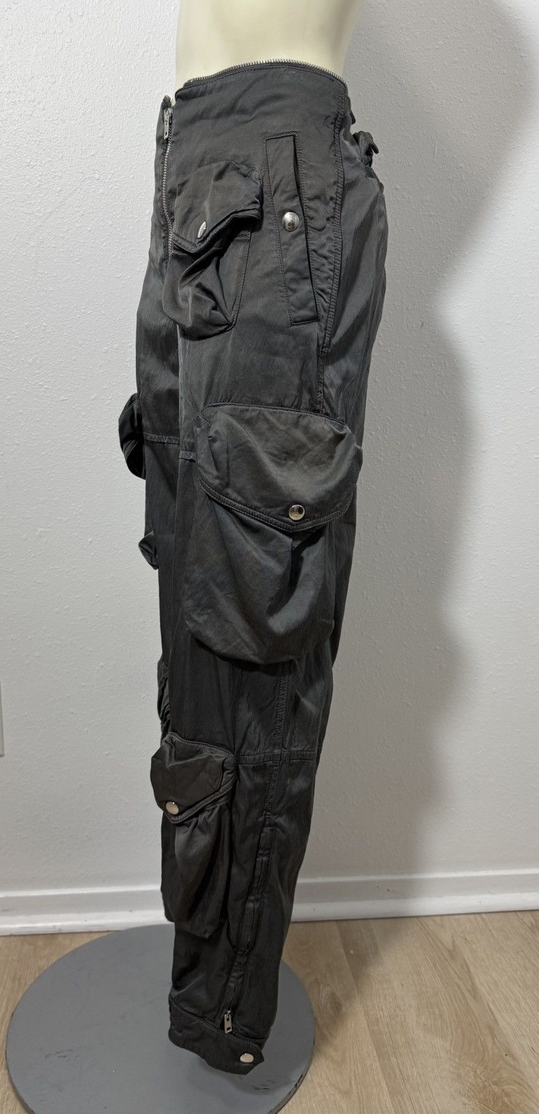 Acne Studios EUC Acne Studios Dusty Grey Satin Cargo Pants Size 28" / US 6 / IT 42 - 4 Thumbnail