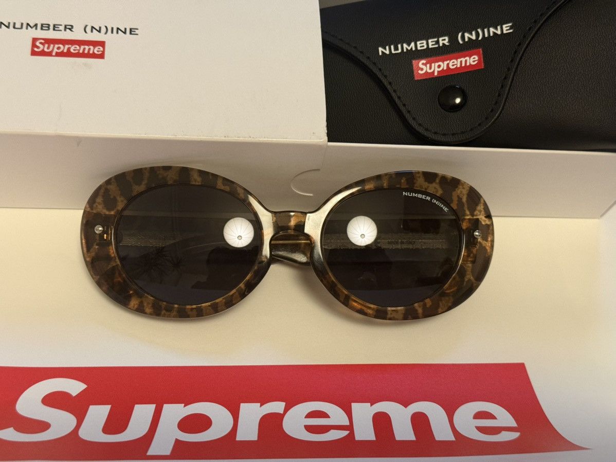 Number (N)ine × Supreme Supreme x Number nine Sunglasses Size ONE SIZE - 1 Thumbnail