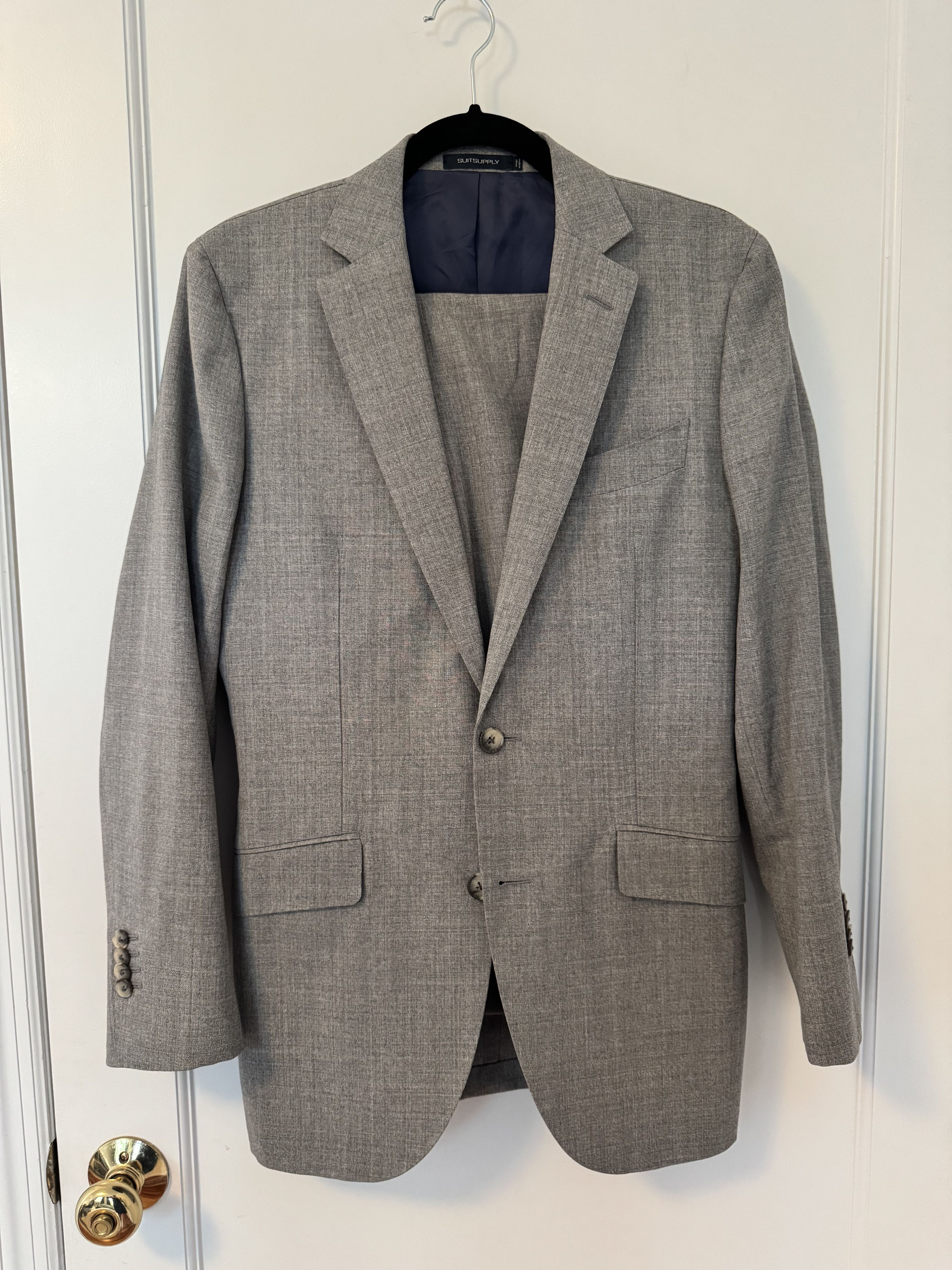 Suitsupply Suitsupply • Light Gray Tropical Wool Suit (MTM) • 36 / 32 Size 36R - 1 Thumbnail