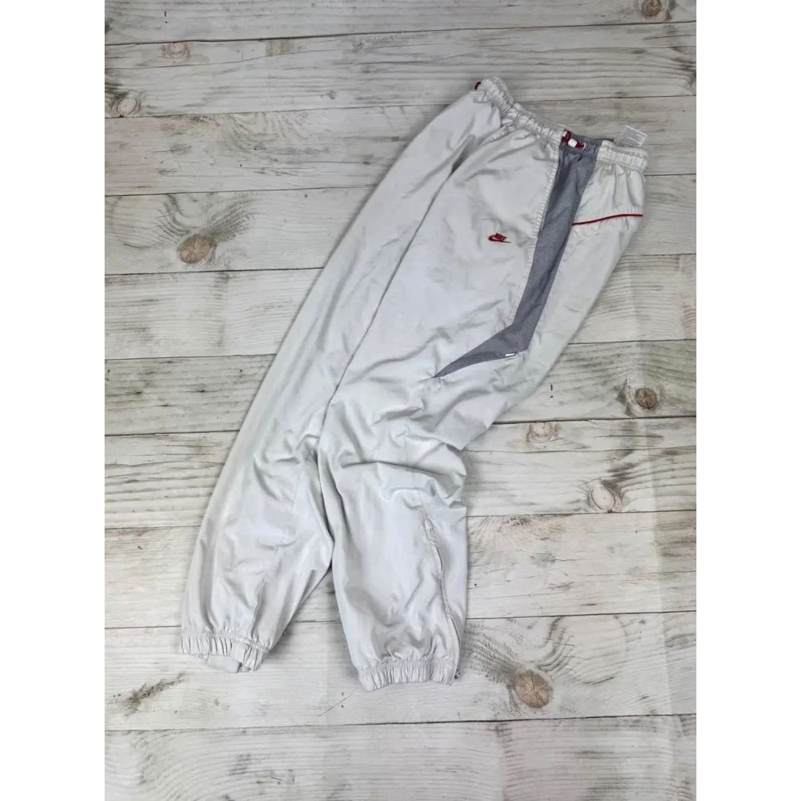 Nike VINTAGE Nike Nylon Track Pants Mens Size S White Nike Pants Track Pants 00s Swoosh Vintage Men White Size US 29 - 2 Thumbnail