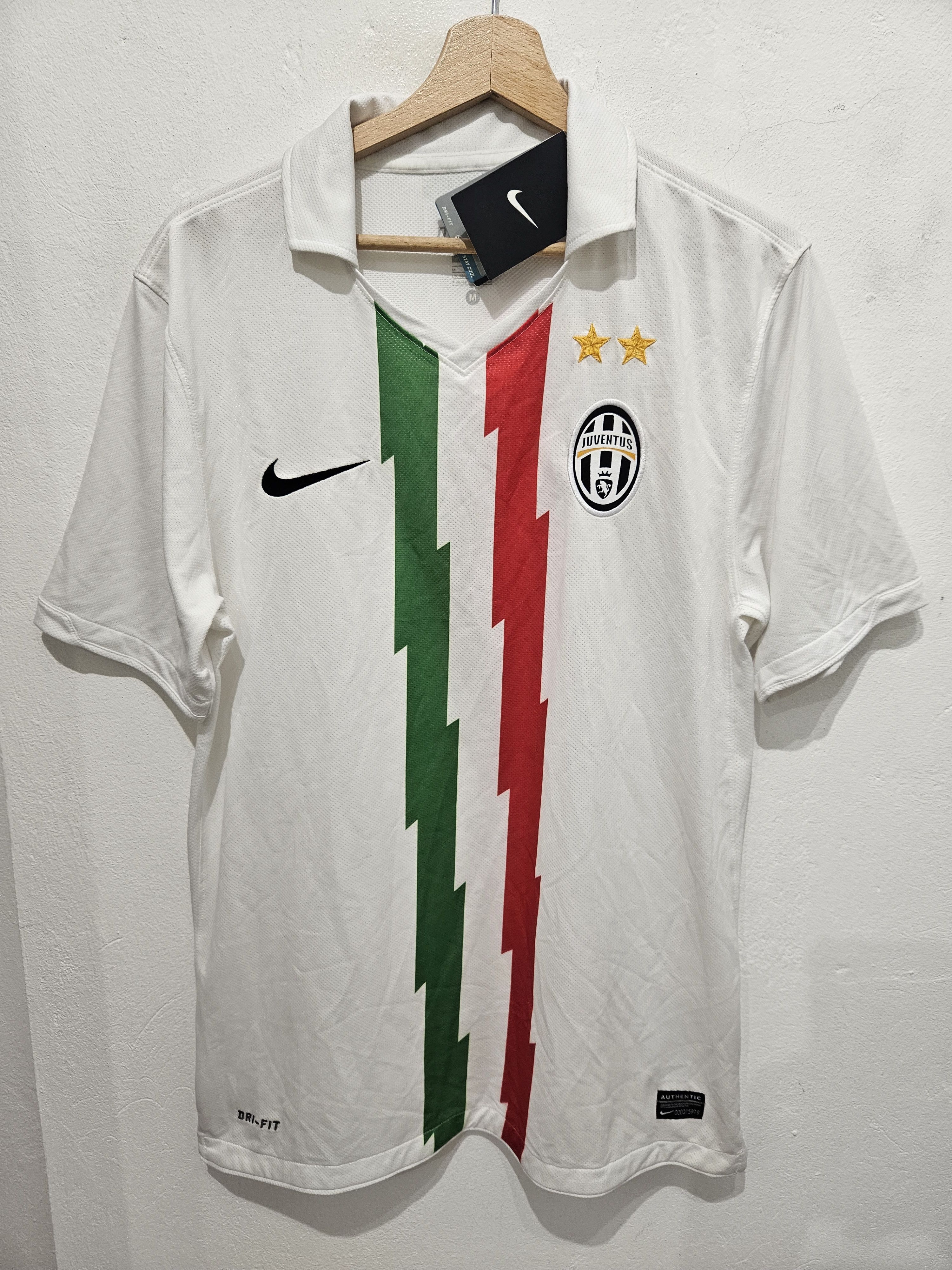 NIKE JUVENTUS 2010 2012 SIZE M NEW JERSEY SHIRT