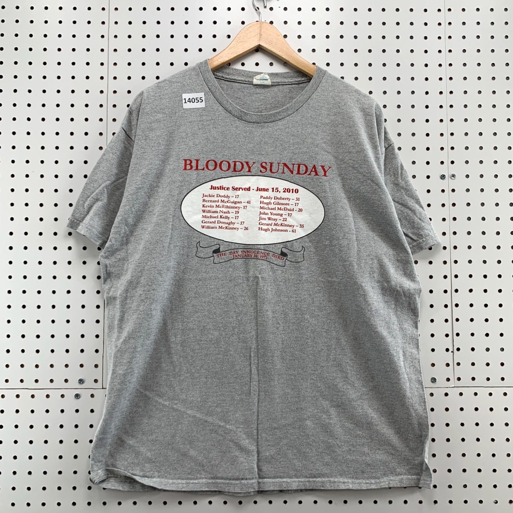 Delta VINTAGE Delta Short Sleeve T-Shirt XL Gray "Bloody Sunday Justice Served" Unisex Adults Crew Neck Graphic Print 2010-2019 Size US 36 / EU 52 - 2 Thumbnail