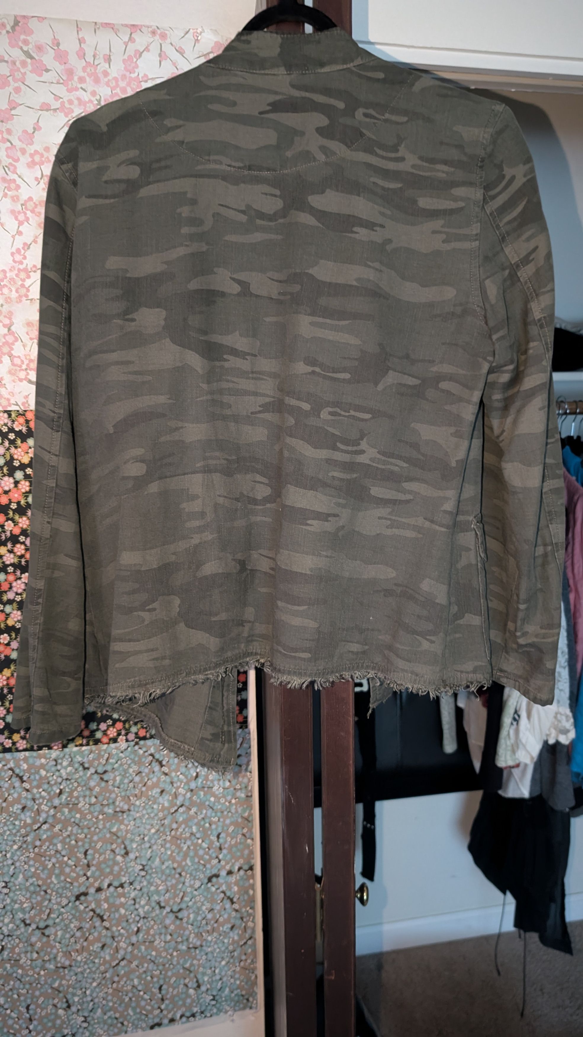 Sanctuary Sanctuary Camo Button/Zip Up Light Jacket Size XS / US 0-2 / IT 36-38 - 2 Thumbnail