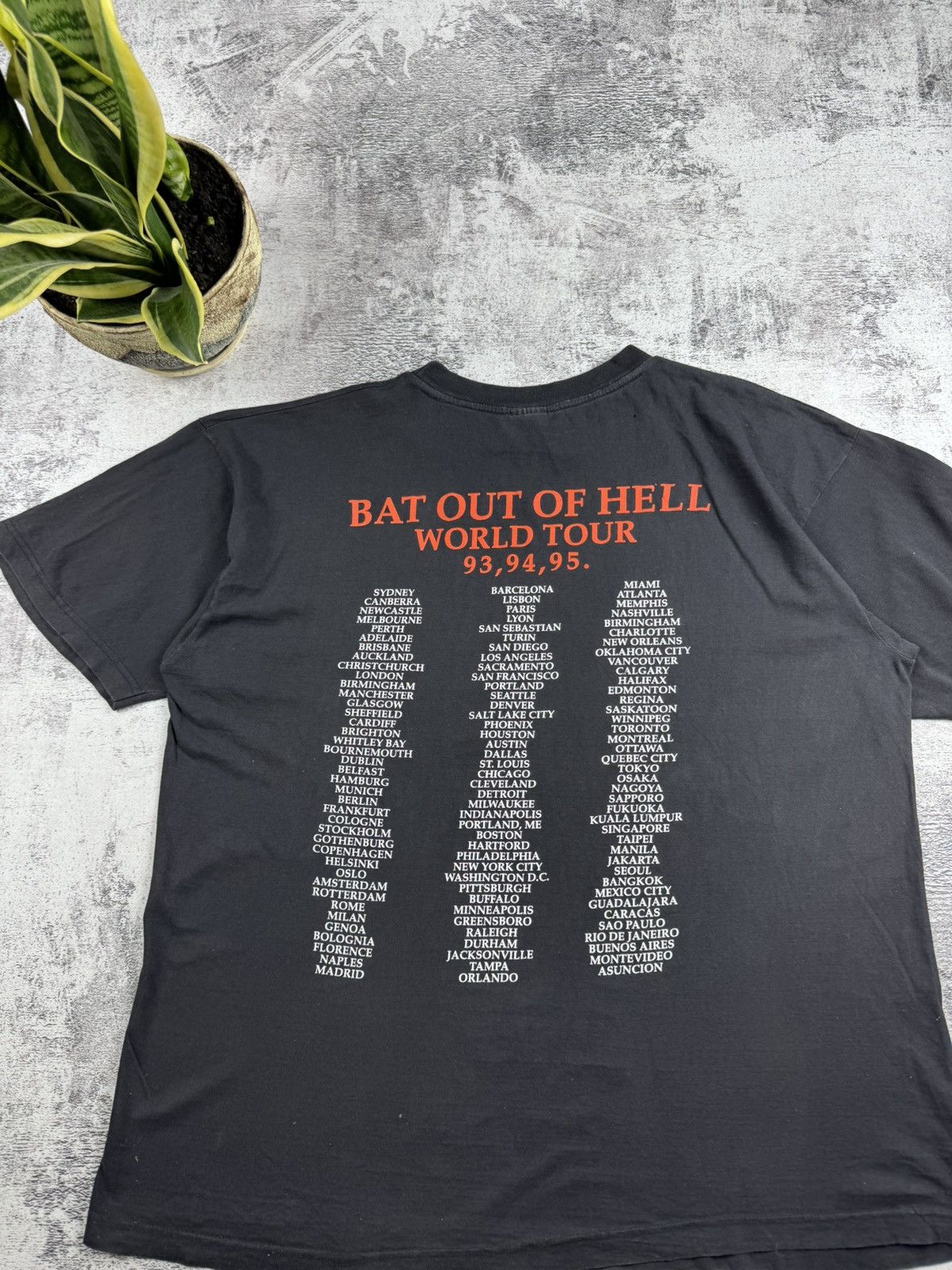 Band Tees Vintage MeatLoaf 1994 Black Rock Tour Faded Merch Devil Band Jersey T Shirt Tee Size US XL / EU 56 / 4 - 16 Thumbnail