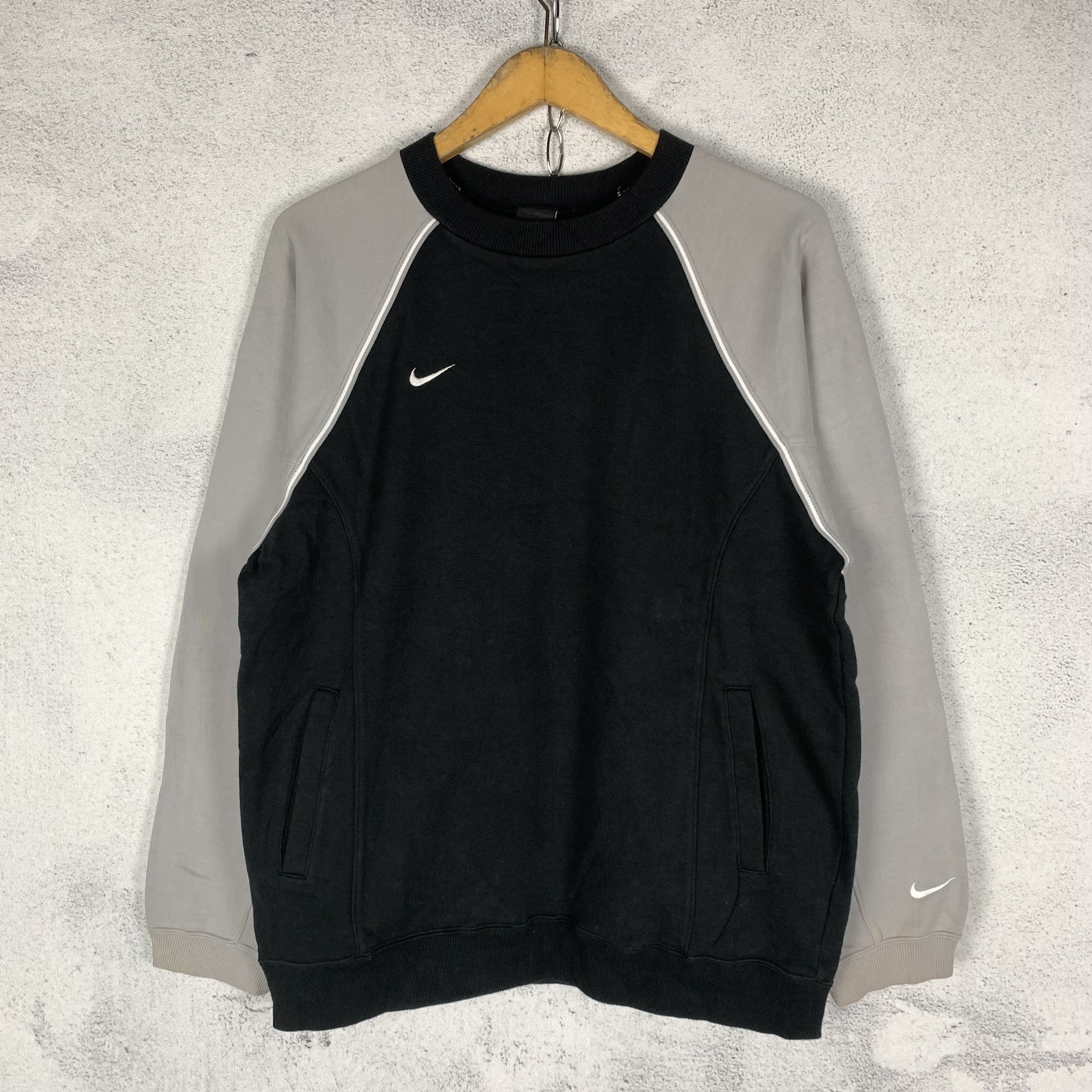 Nike Nike Swoosh Raglan Sweatshirt Crewneck Size US L / EU 52-54 / 3 - 1 Thumbnail
